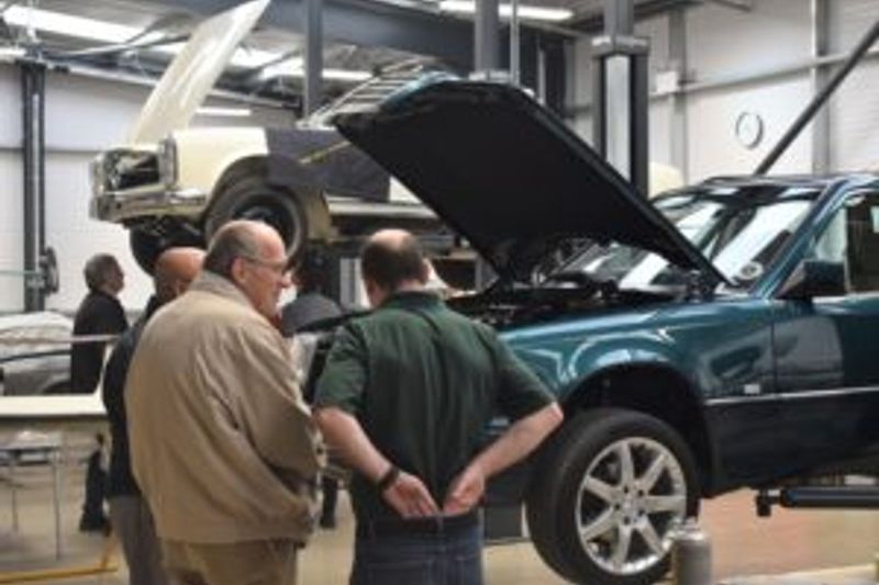 The Mercedes-Benz Owners Club visit our new workshop!