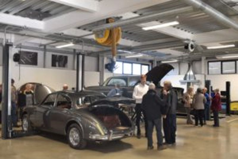 The Mercedes-Benz Owners Club visit our new workshop!