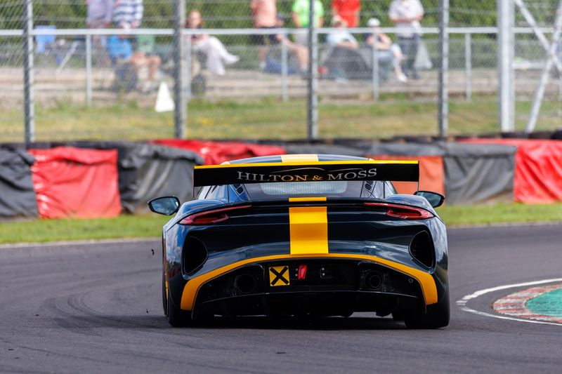 Hilton & Moss win at Castle Combe