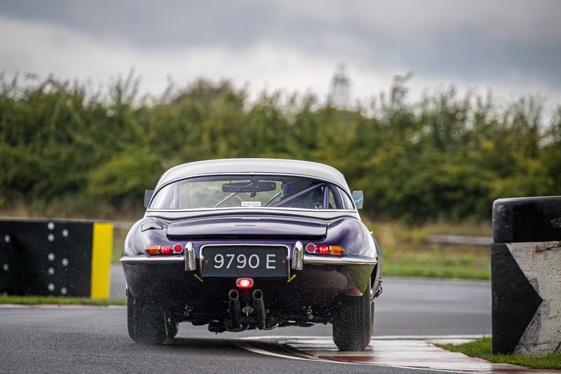 A first place finish for Hilton & Moss at Castle Combe!