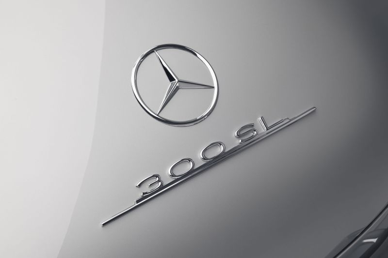 INTRODUCING THE RESTORED 1956 MERCEDES-BENZ W198 300SL GULLWING