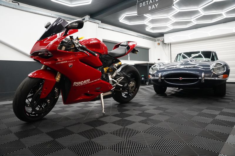 Hilton & Moss expand their services witha brand new detailing suite