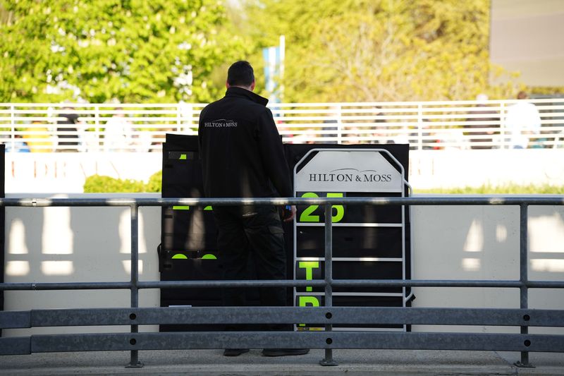 Hilton & Moss Debut the Purple Princess at the 83rd Goodwood Members’ Meeting