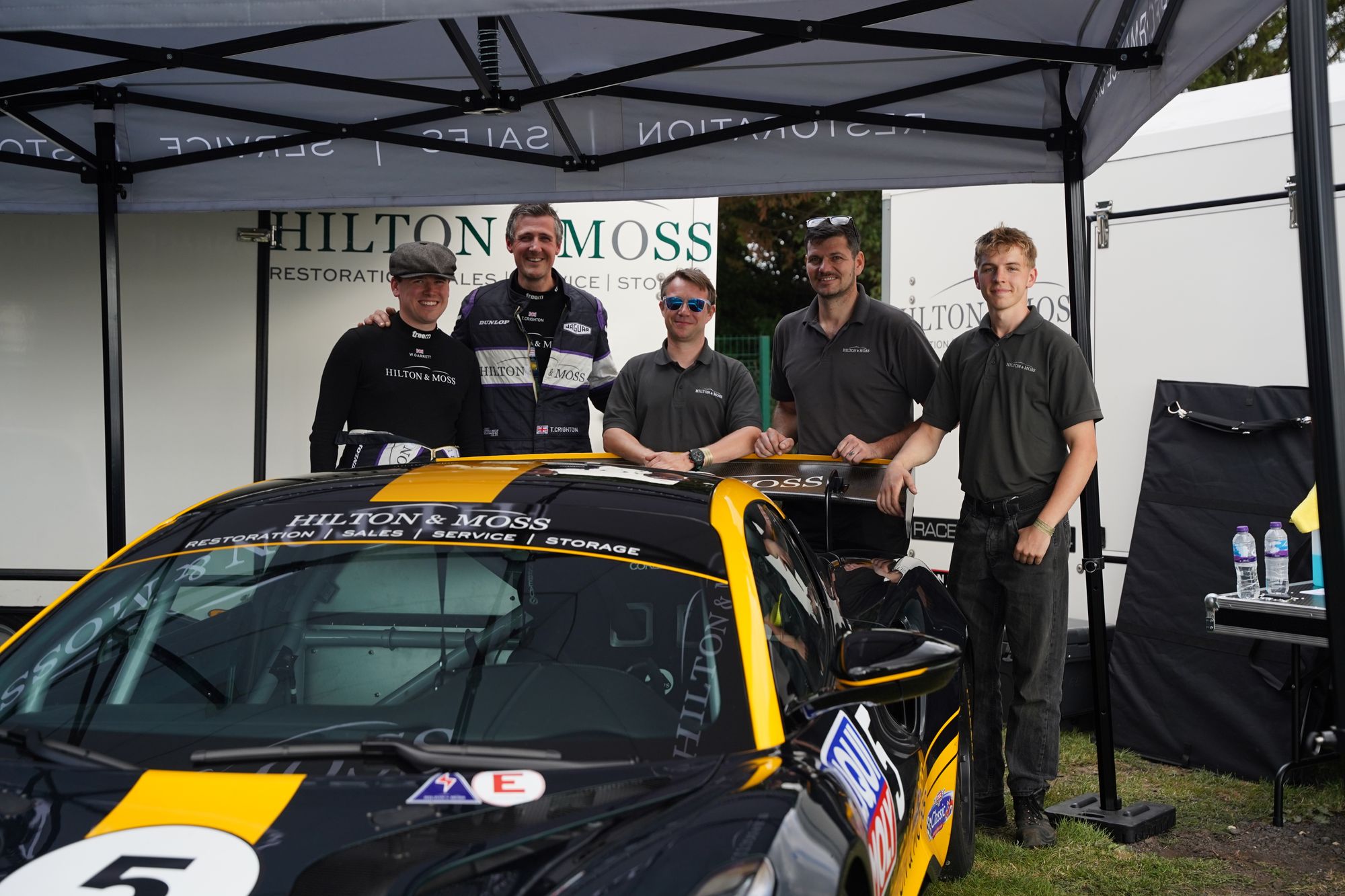Hilton & Moss win at Castle Combe
