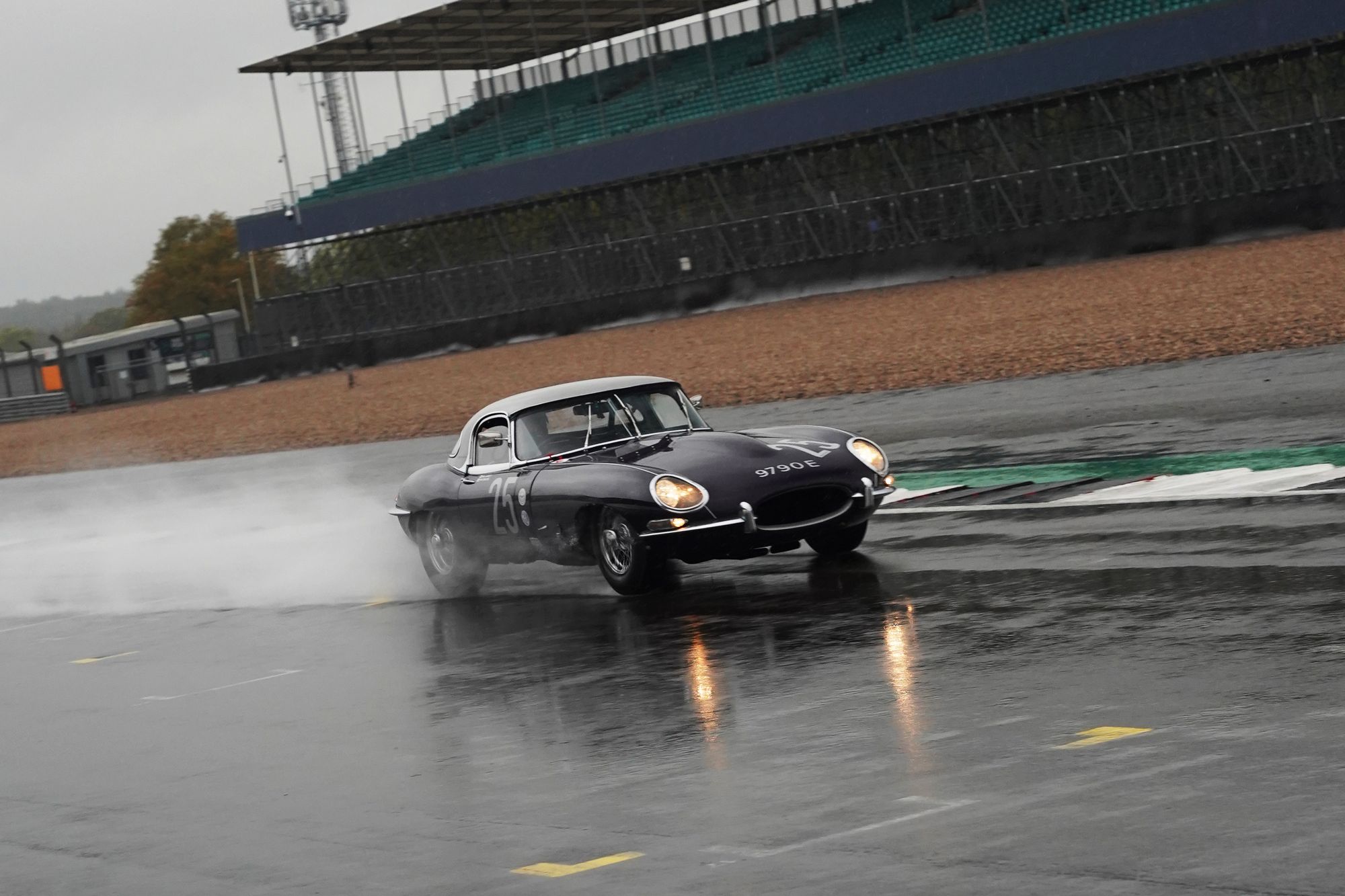 Hilton & Moss wrap up the race season at Silverstone GP