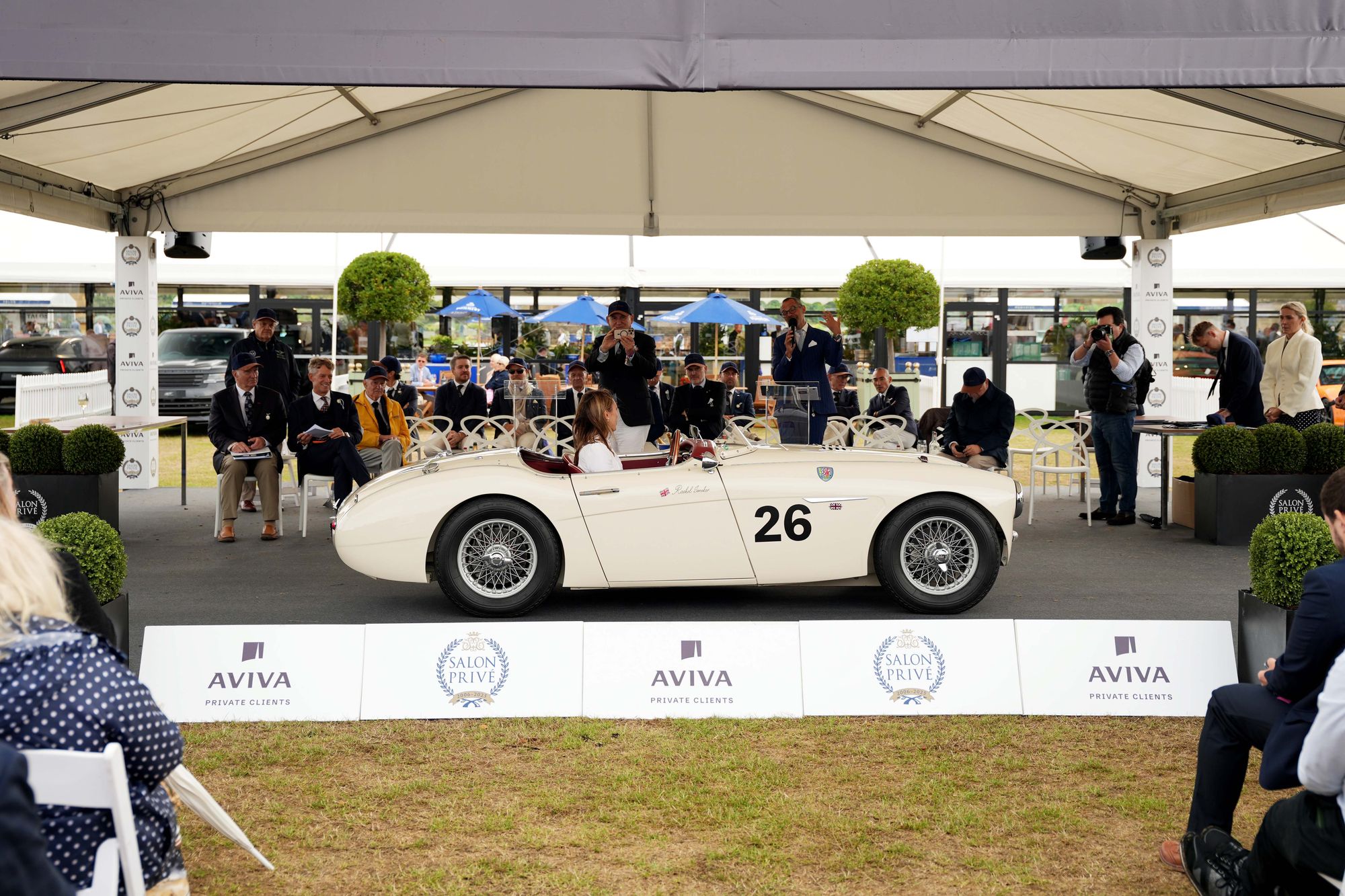 1958 Austin-Healey 100-6 M Takes Double Honours at Salon Privé
