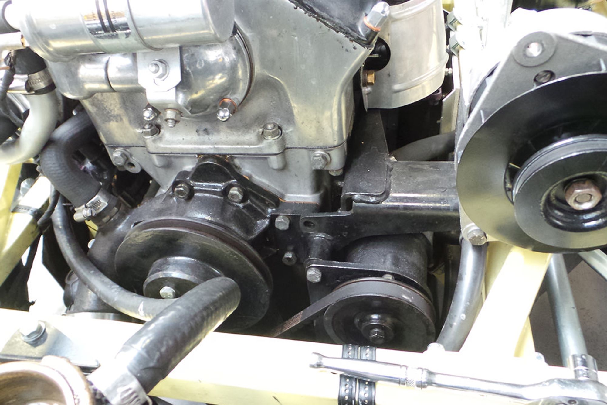 JAGUAR E-TYPE 4.2 ROADSTER Restoration