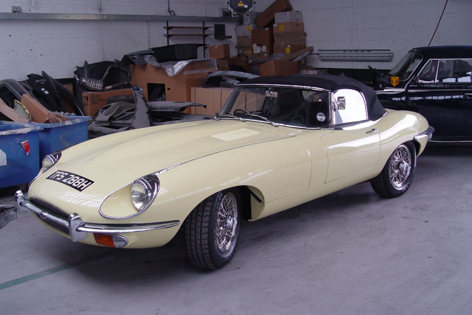 JAGUAR E-TYPE 4.2 ROADSTER Restoration