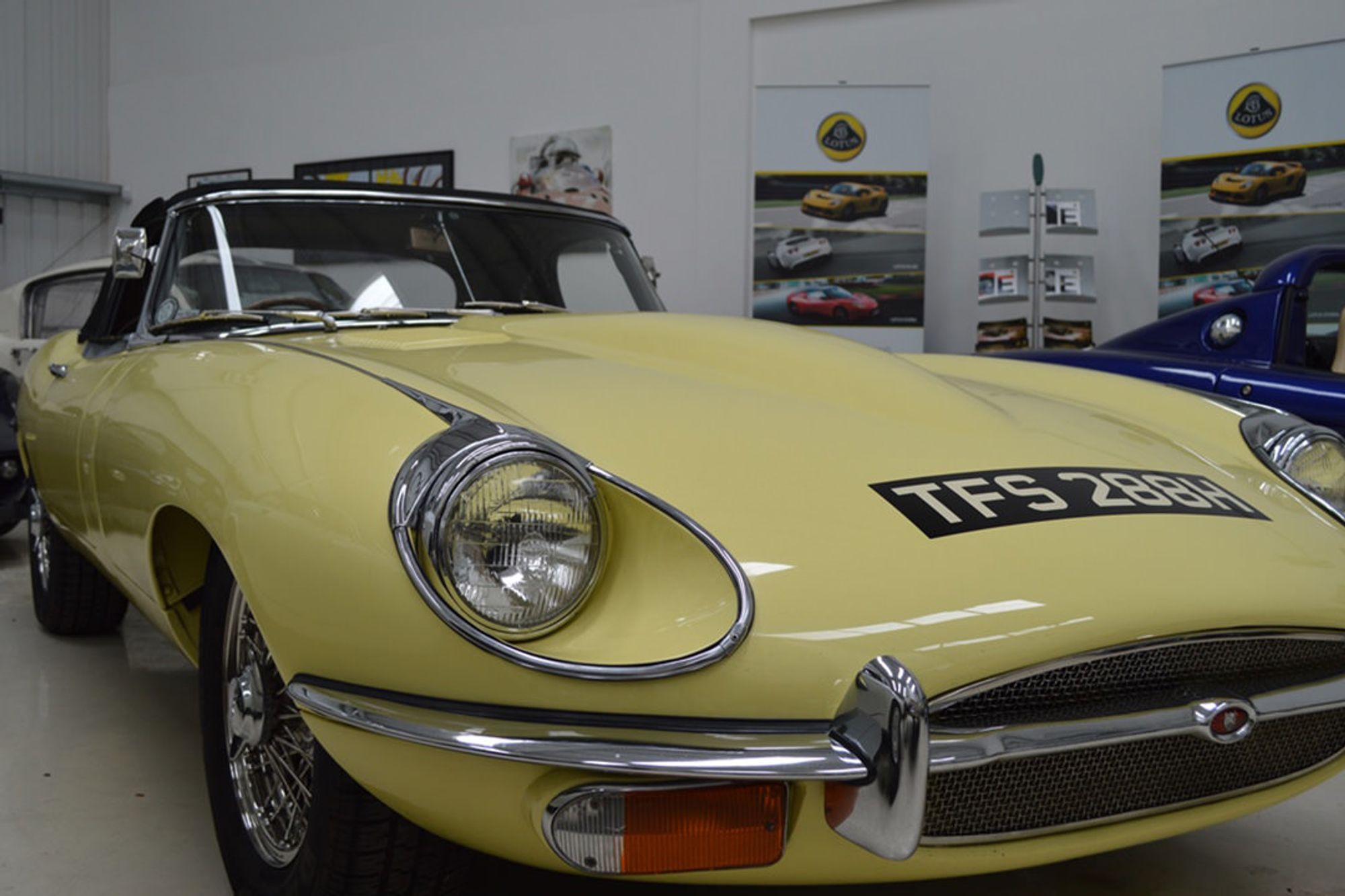 JAGUAR E-TYPE 4.2 ROADSTER Restoration
