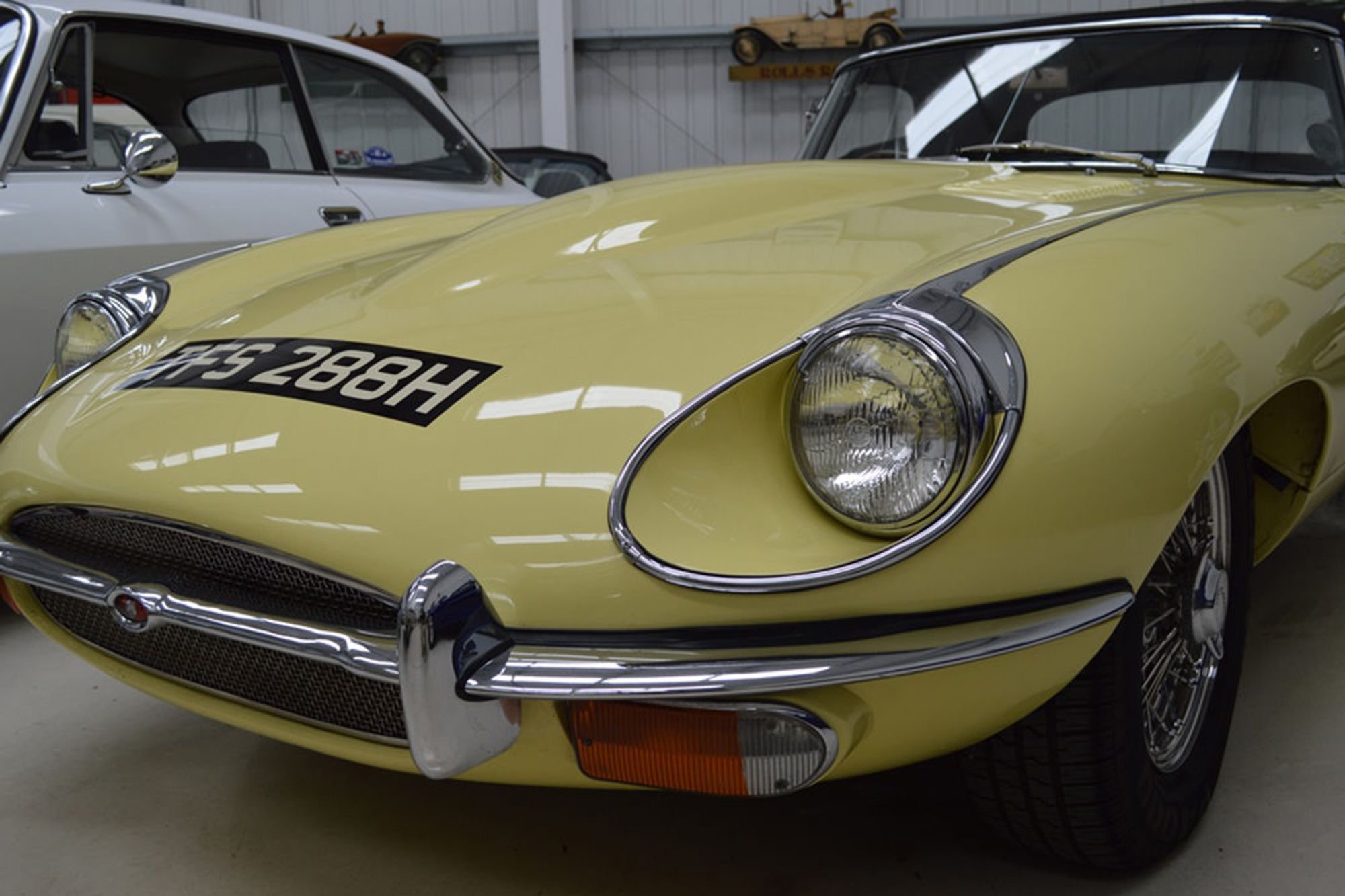 JAGUAR E-TYPE 4.2 ROADSTER Restoration