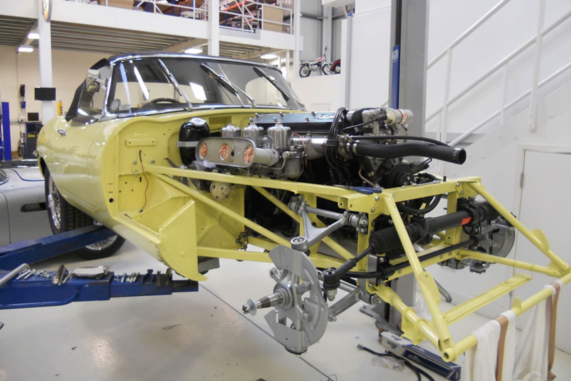 JAGUAR E-TYPE 4.2 ROADSTER Restoration