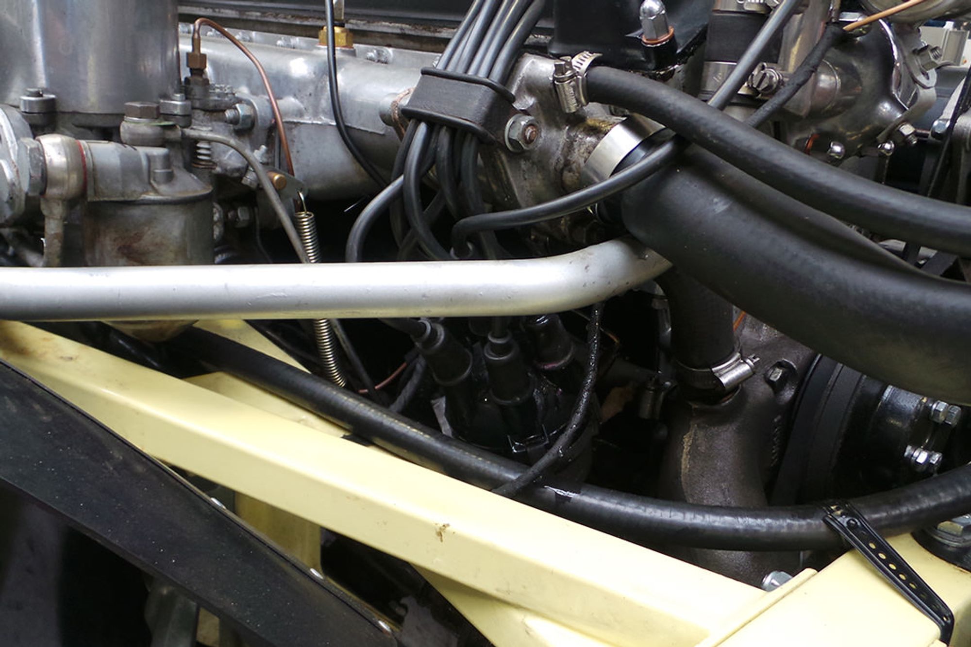 JAGUAR E-TYPE 4.2 ROADSTER Restoration
