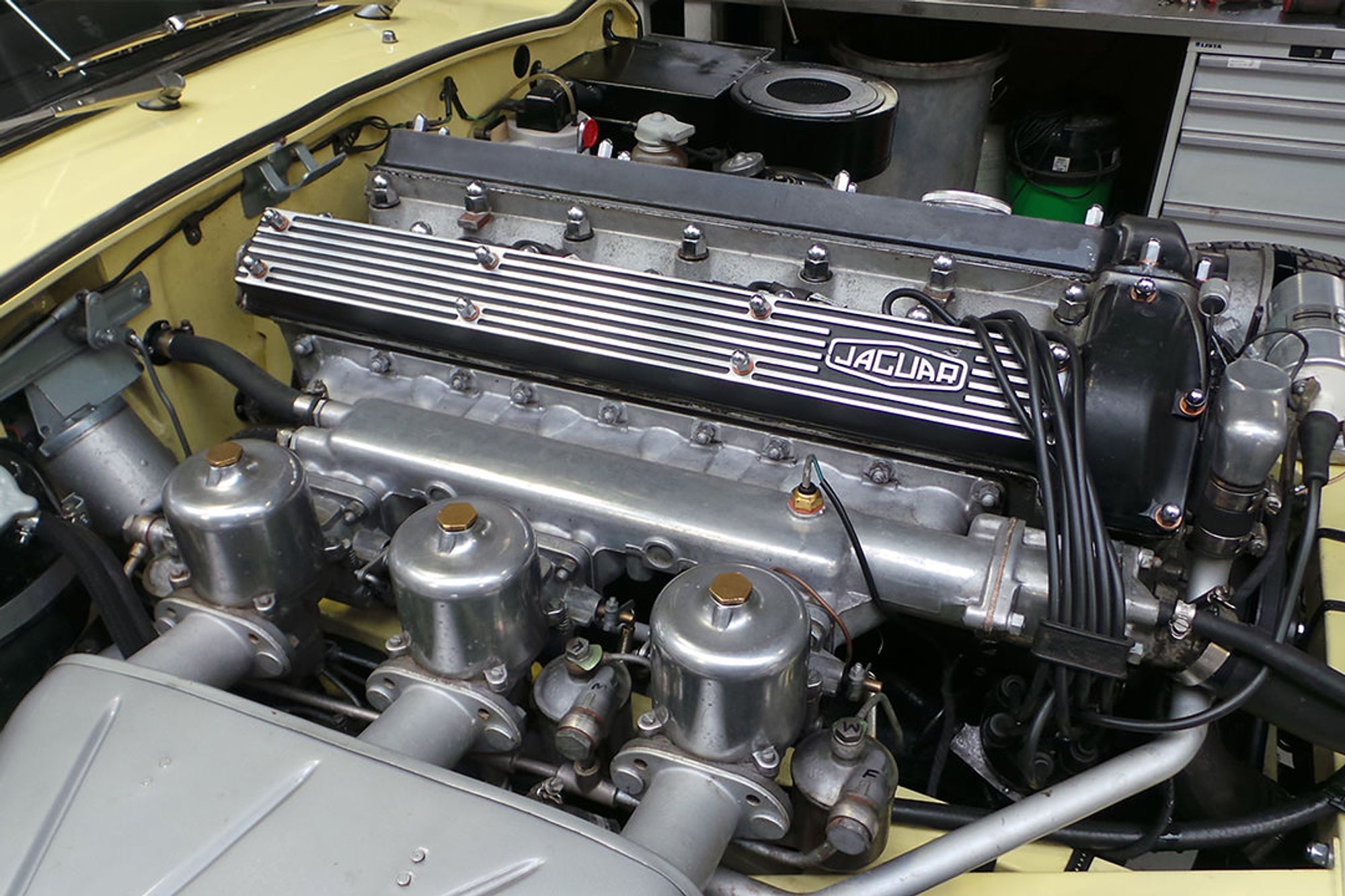 JAGUAR E-TYPE 4.2 ROADSTER Restoration