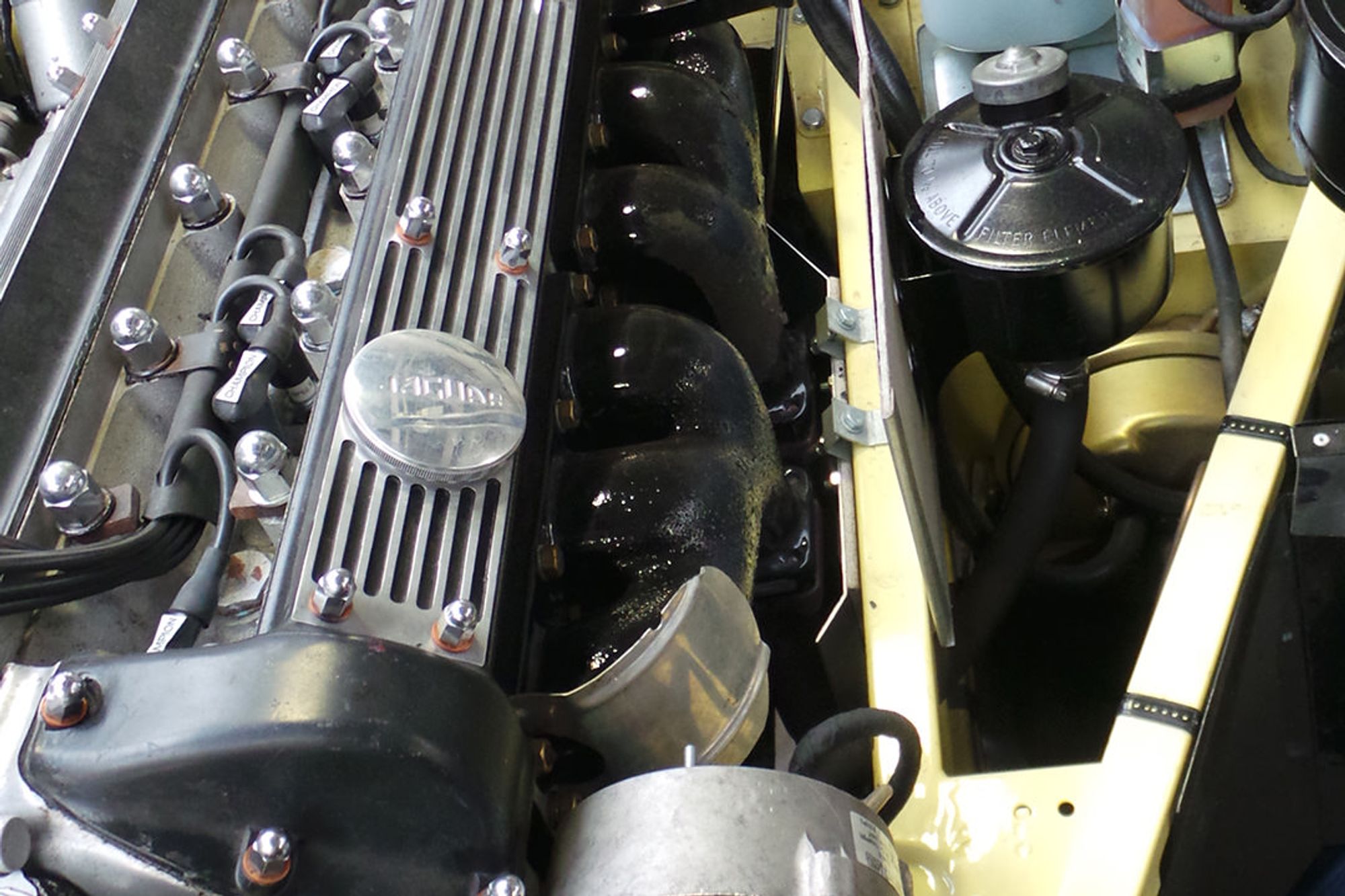 JAGUAR E-TYPE 4.2 ROADSTER Restoration