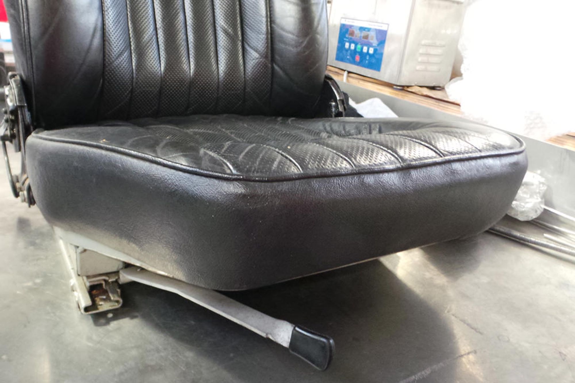 JAGUAR E-TYPE 4.2 ROADSTER Restoration