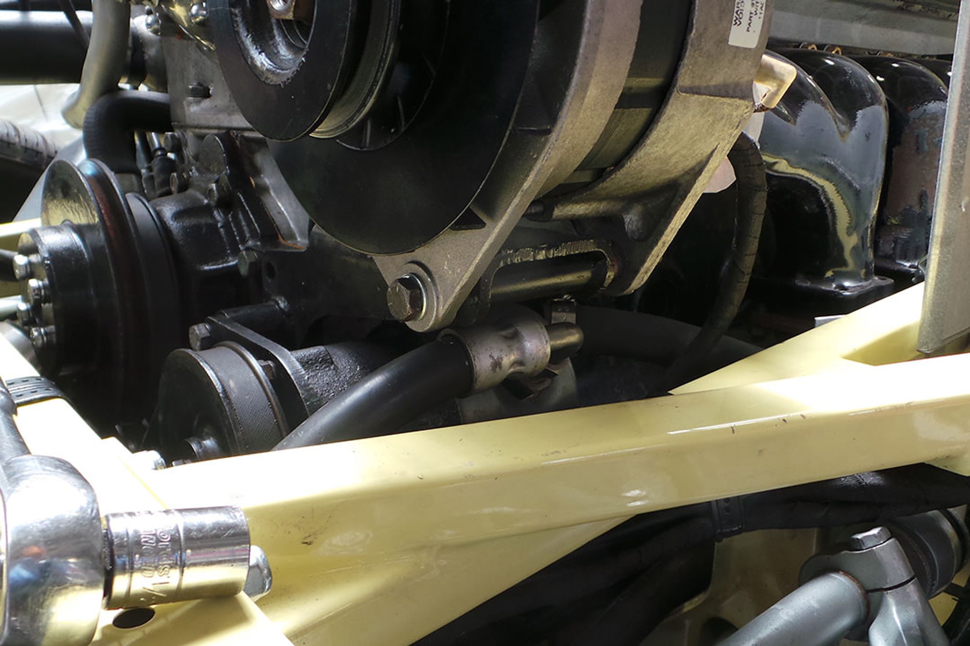 JAGUAR E-TYPE 4.2 ROADSTER Restoration