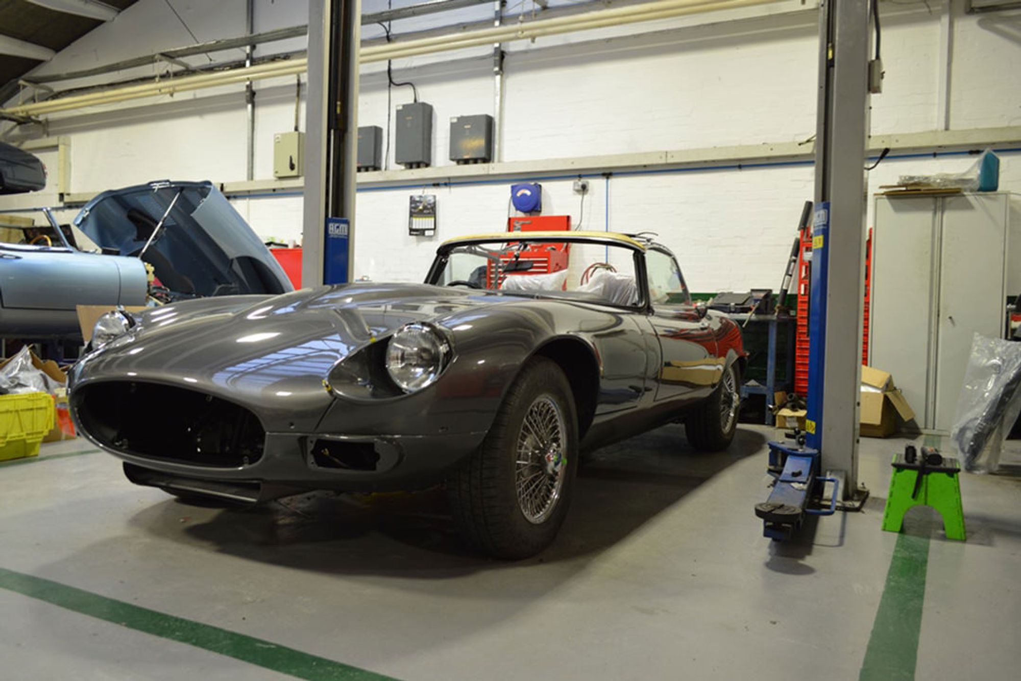JAGUAR E-TYPE SERIES 3 V12 Restoration