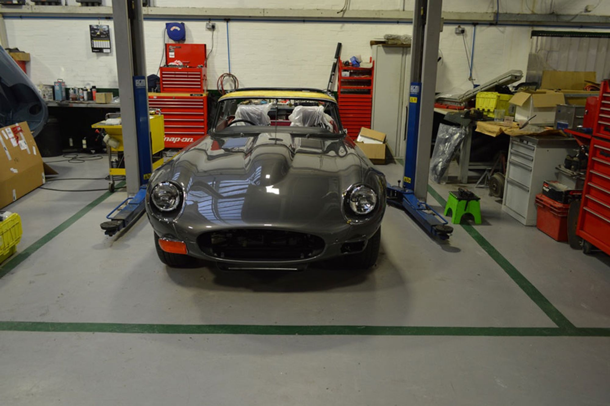 JAGUAR E-TYPE SERIES 3 V12 Restoration