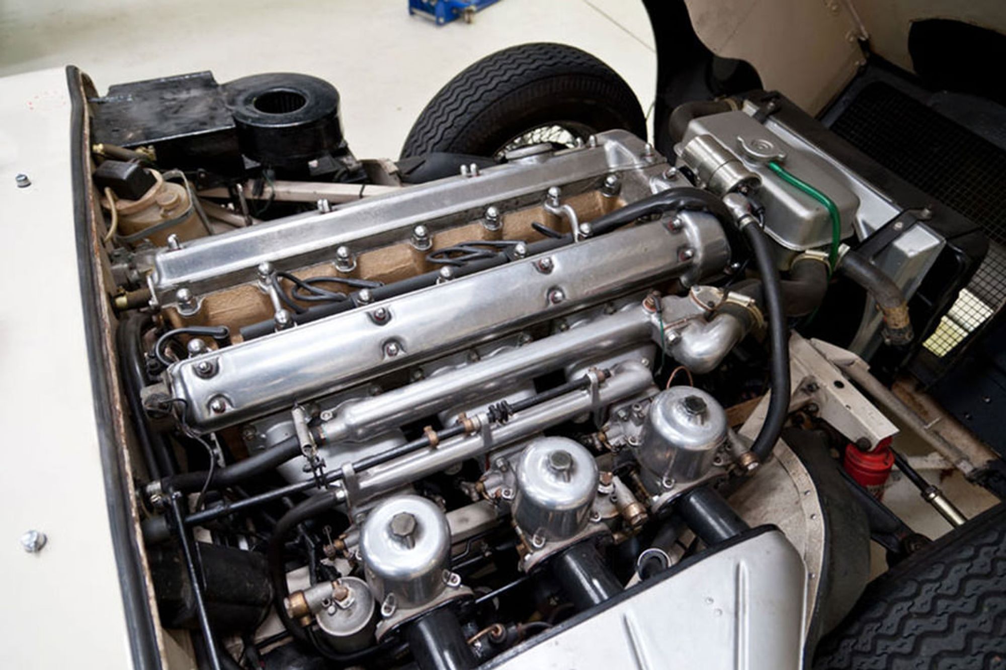 JAGUAR E-TYPE SERIES 1 ROADSTER Restoration