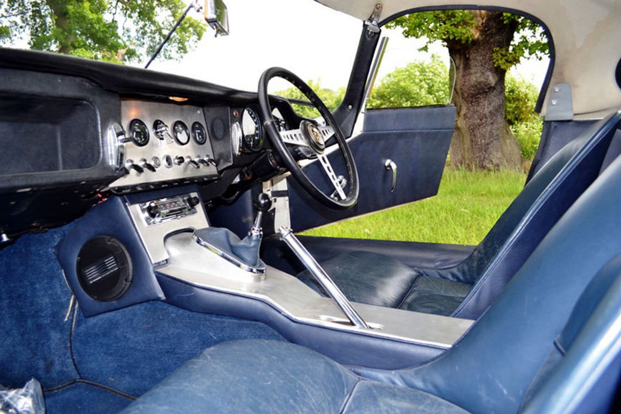 JAGUAR E-TYPE SERIES 1 ROADSTER Restoration