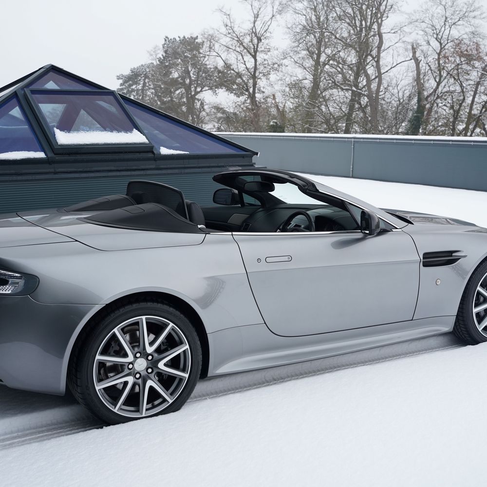 Hilton & Moss servicing for your luxury, performance or classic Aston Martin