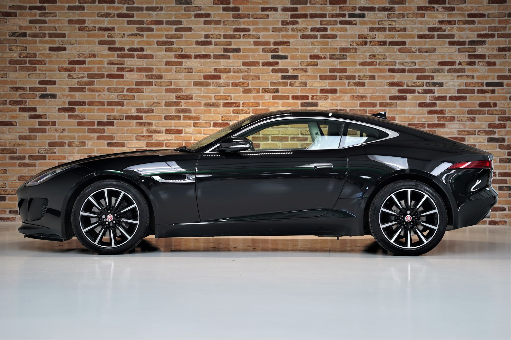 2015 Jaguar F-Type V6