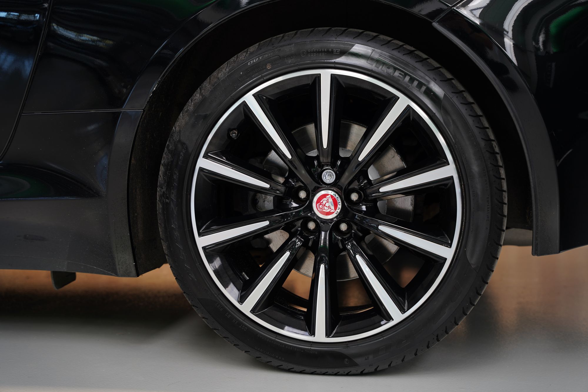 2015 Jaguar F-Type V6
