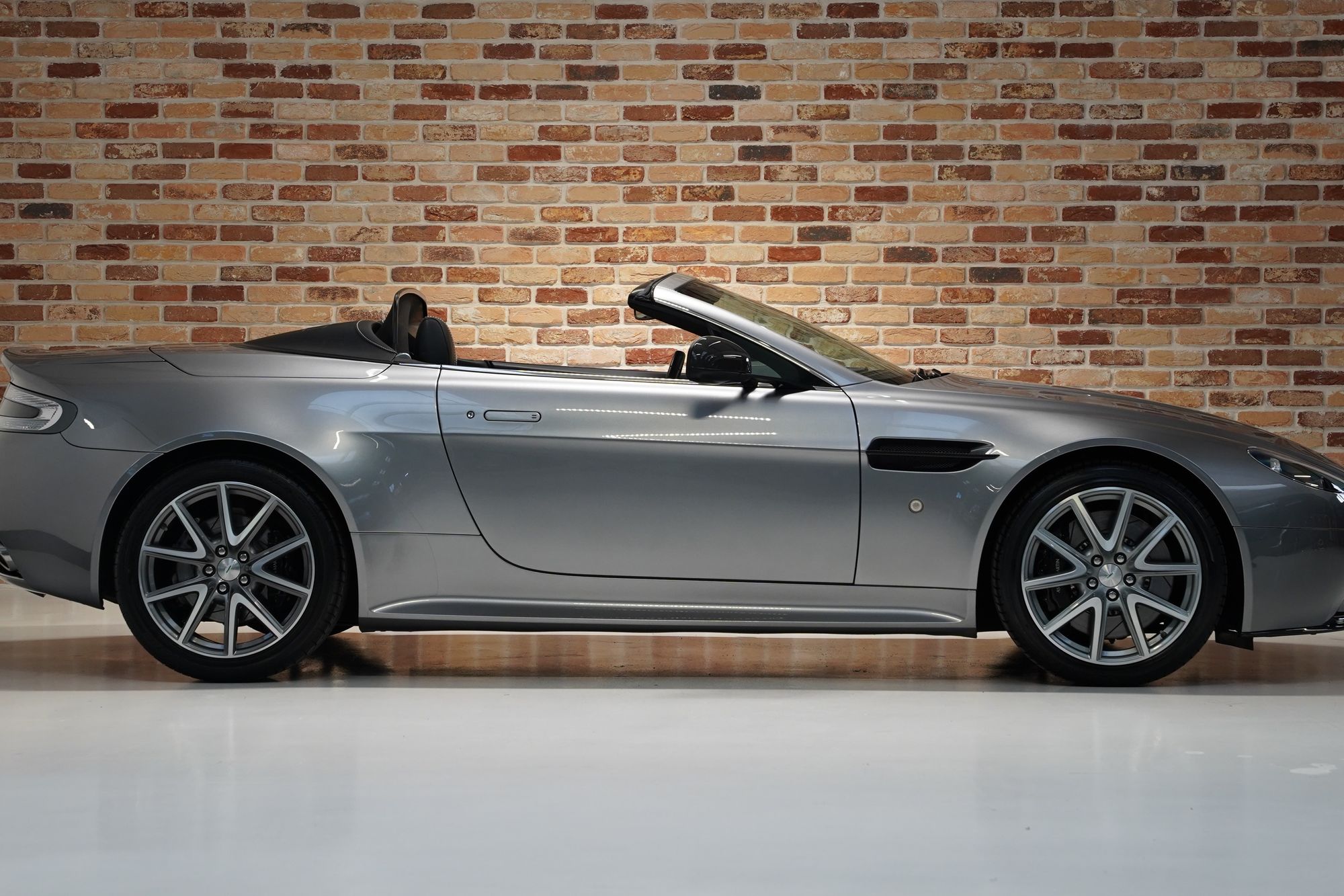 2012 Aston Martin V8 Vantage S Roadster