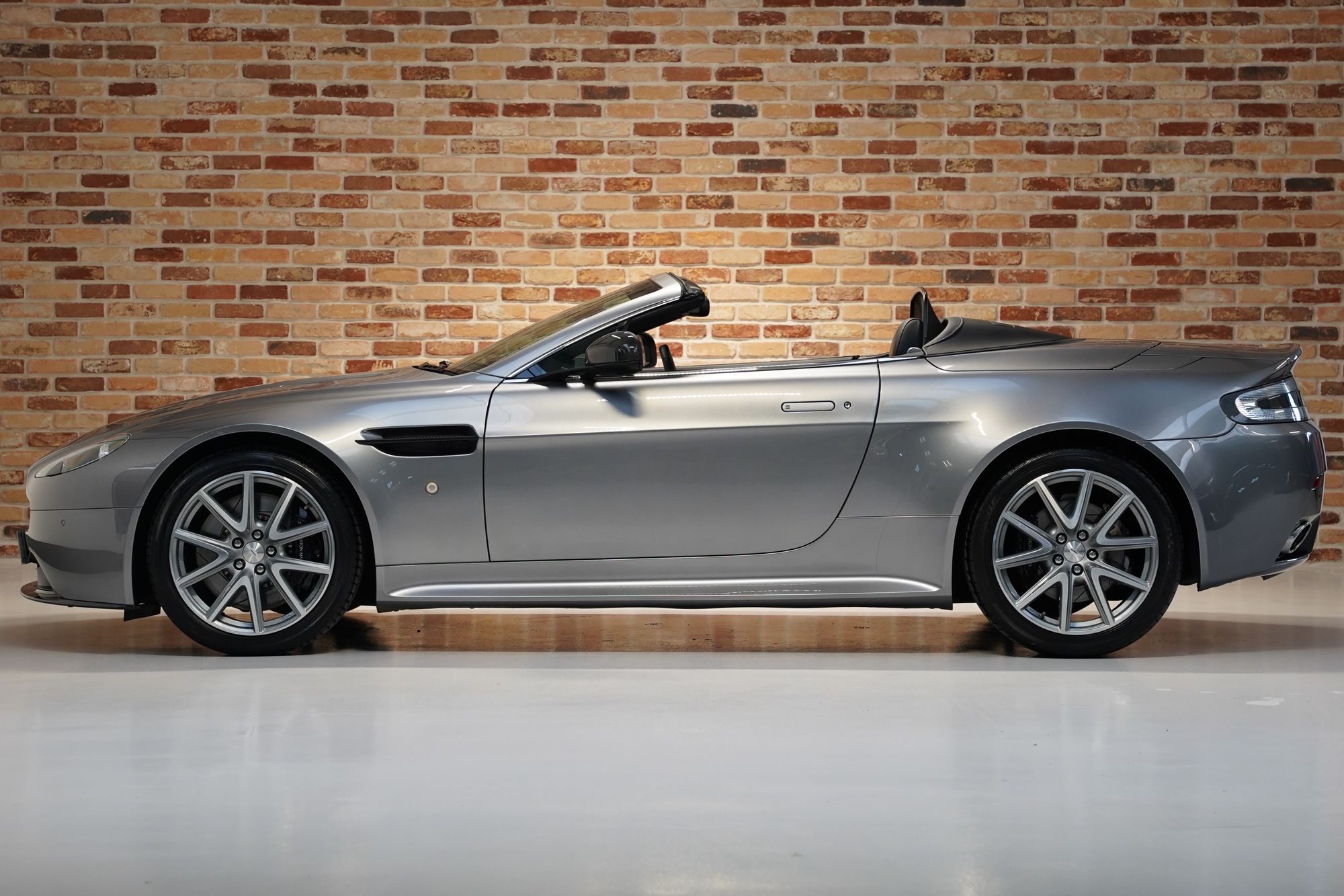 2012 Aston Martin V8 Vantage S Roadster