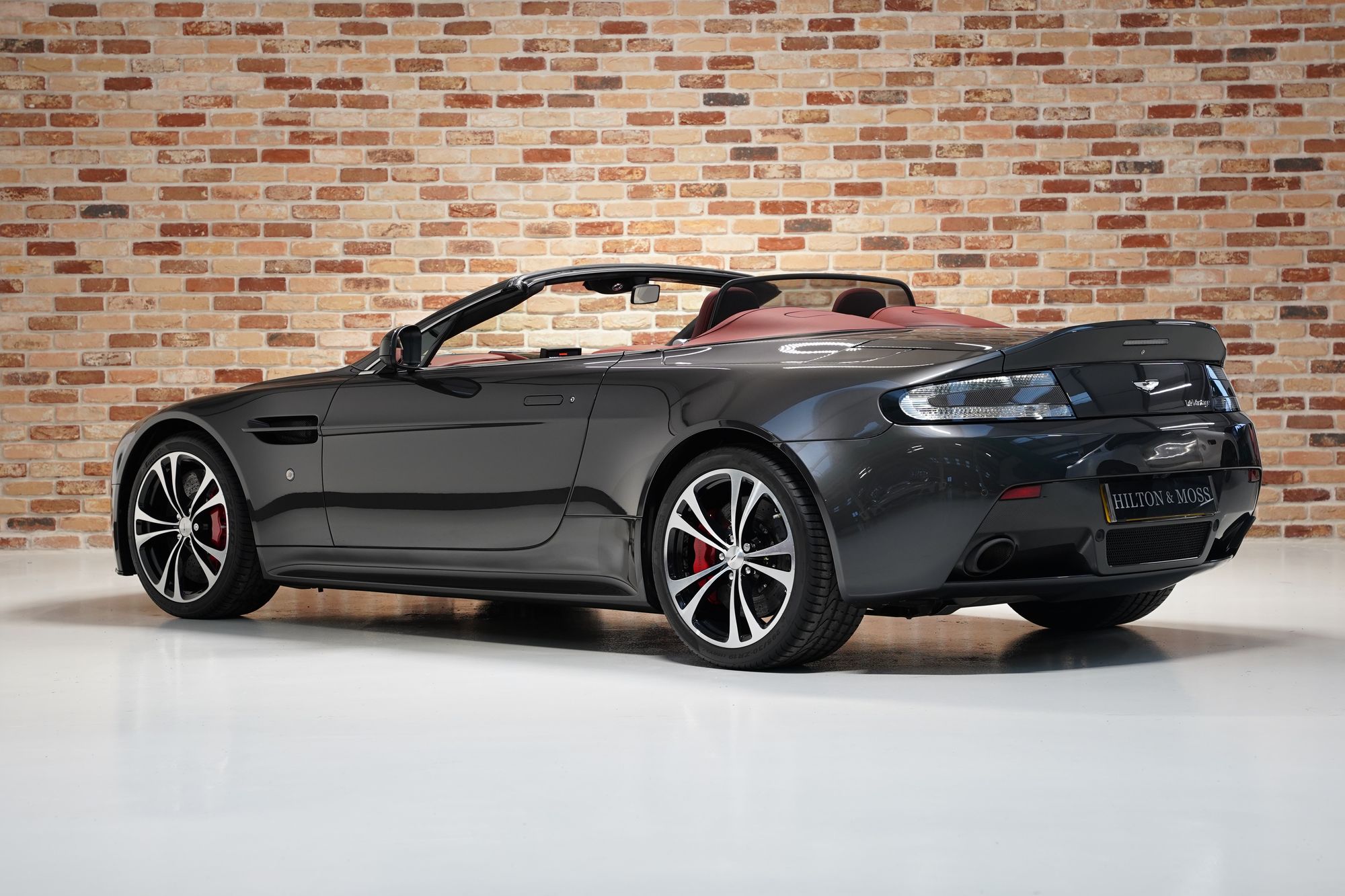 2013 Aston Martin V12 Vantage Roadster