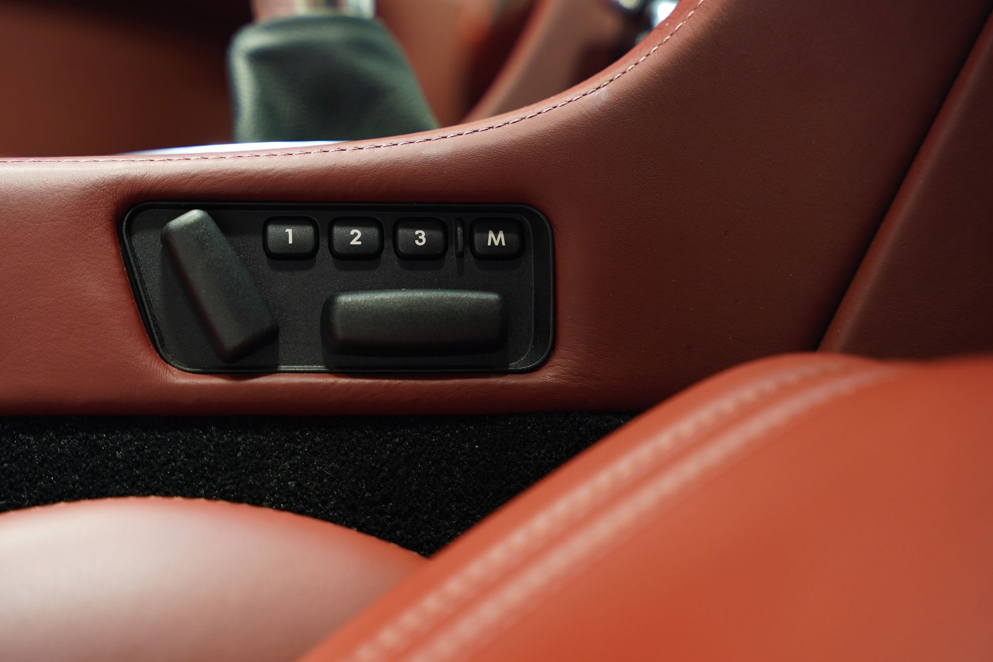 2013 Aston Martin V12 Vantage Roadster