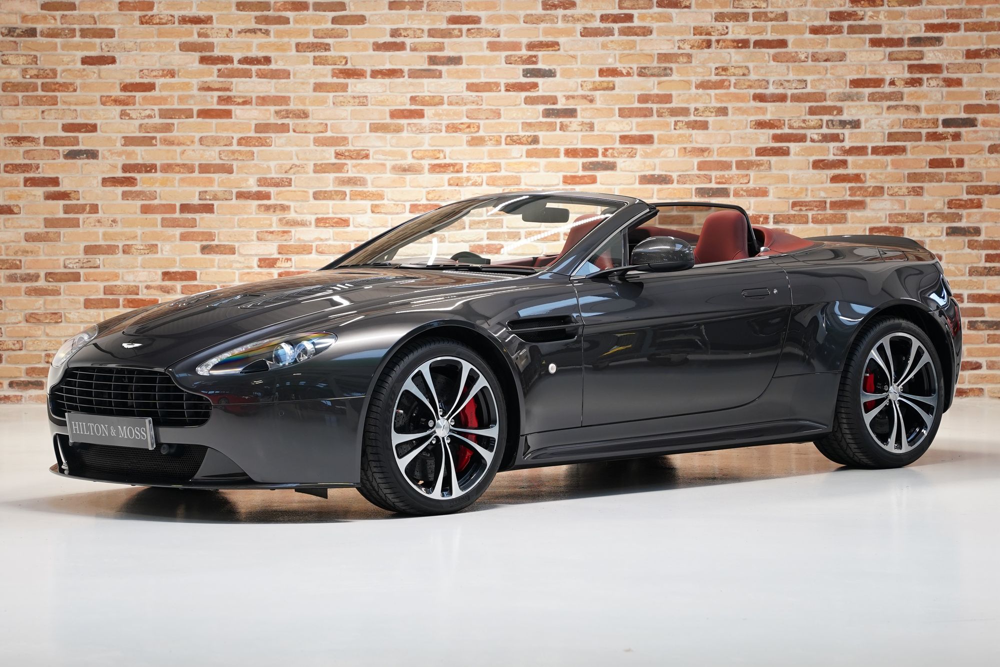 2013 Aston Martin V12 Vantage Roadster
