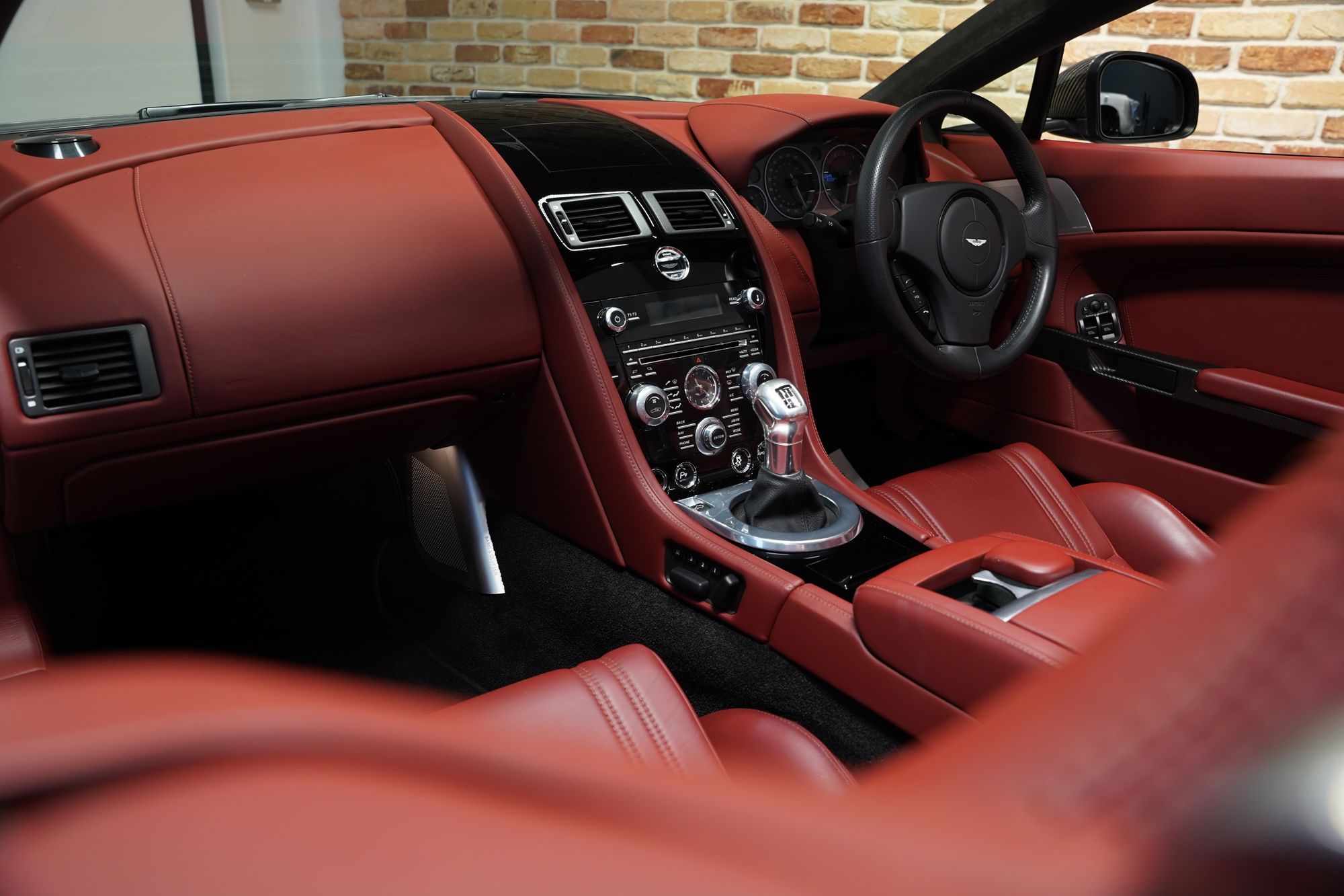 2013 Aston Martin V12 Vantage Roadster