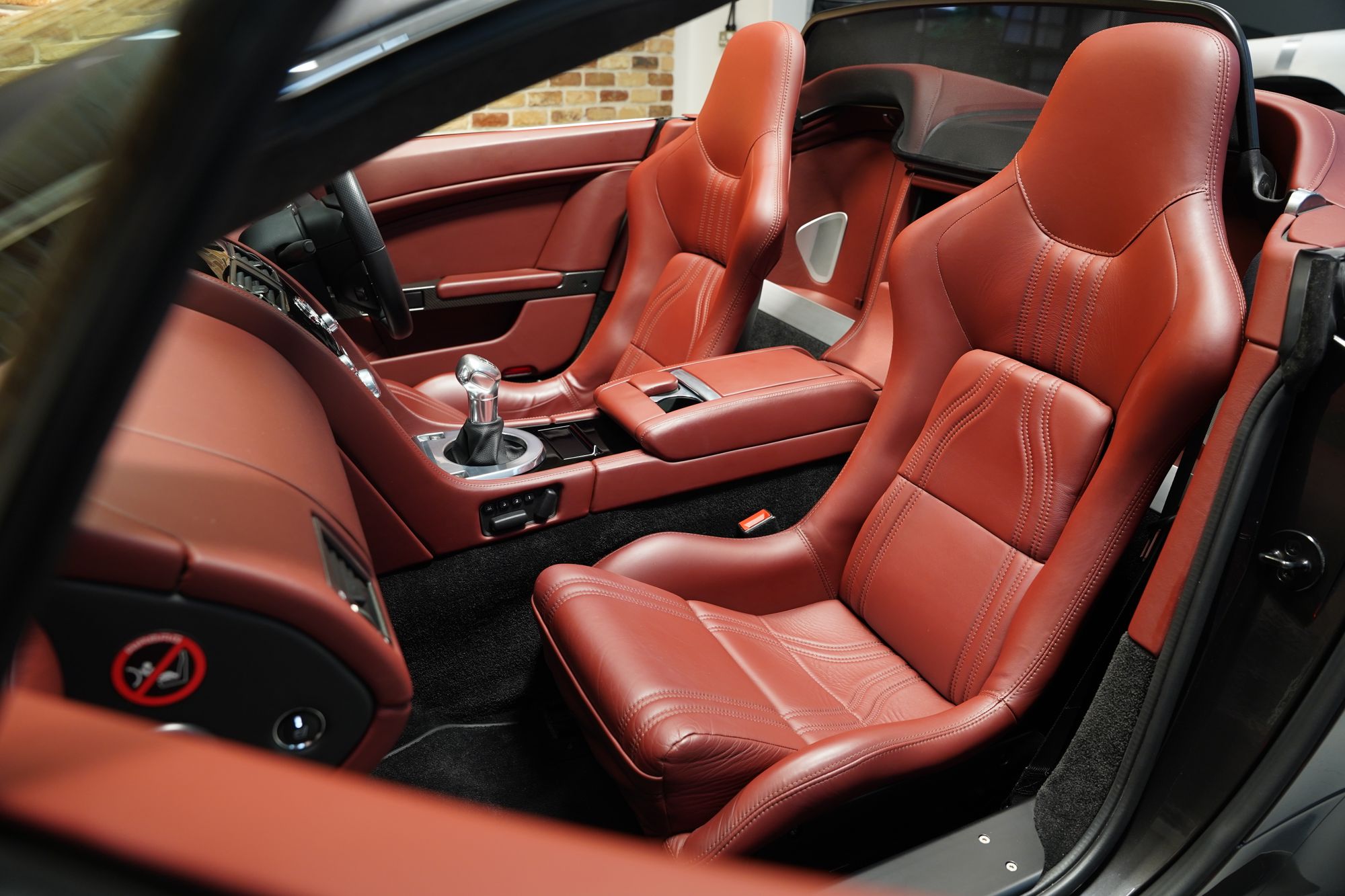 2013 Aston Martin V12 Vantage Roadster