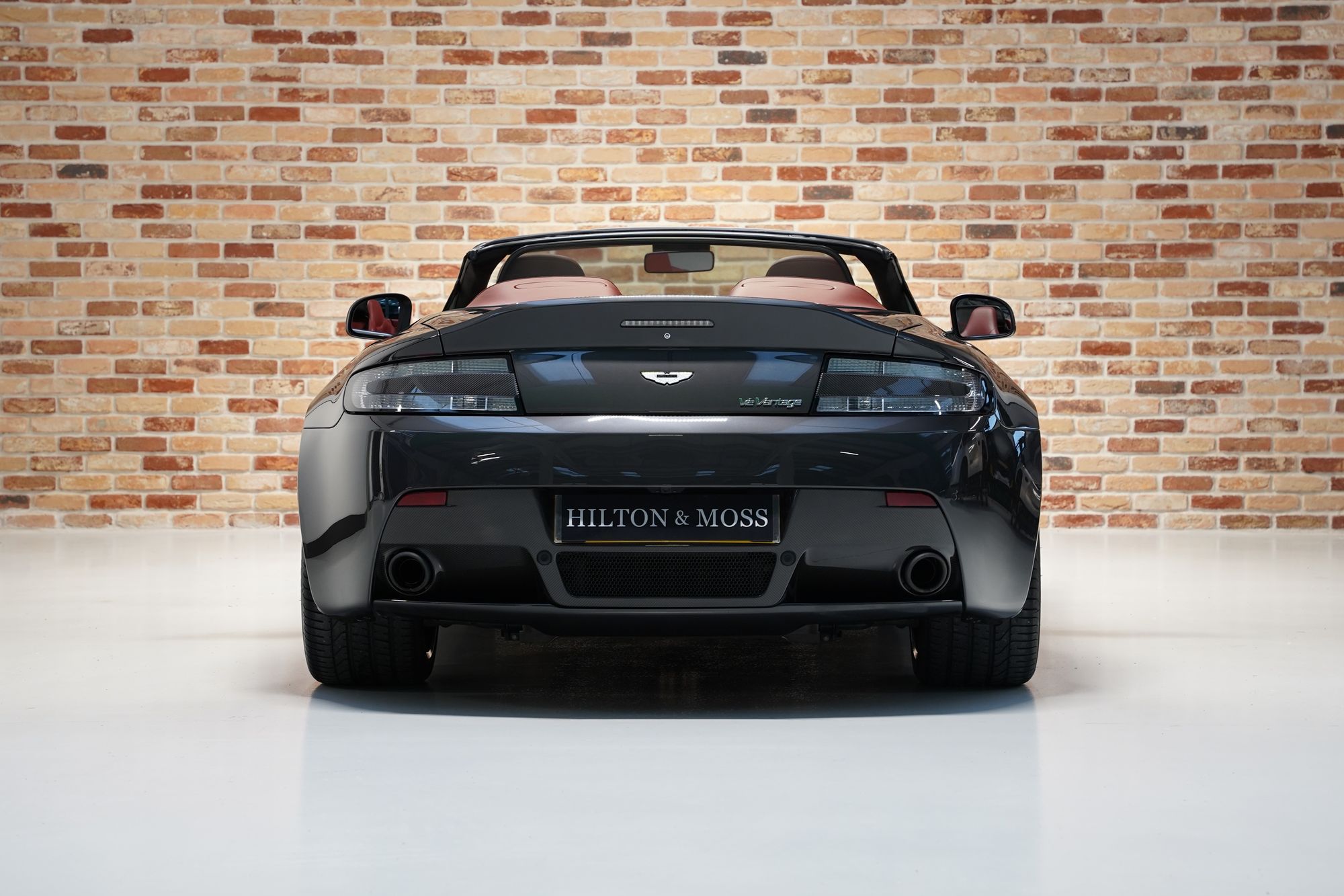 2013 Aston Martin V12 Vantage Roadster