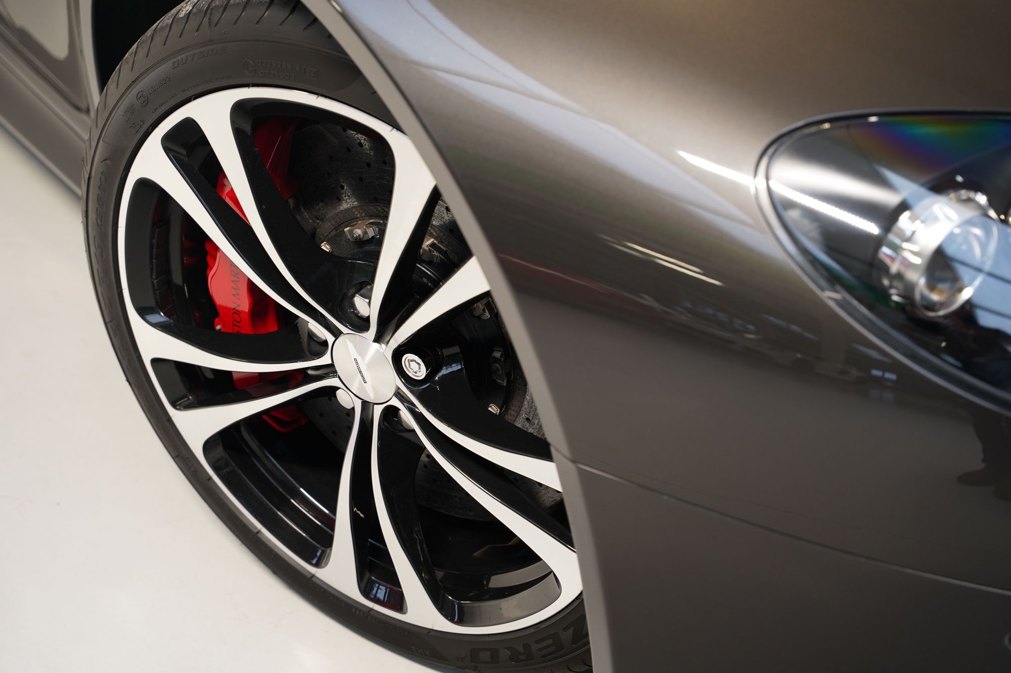 2013 Aston Martin V12 Vantage Roadster