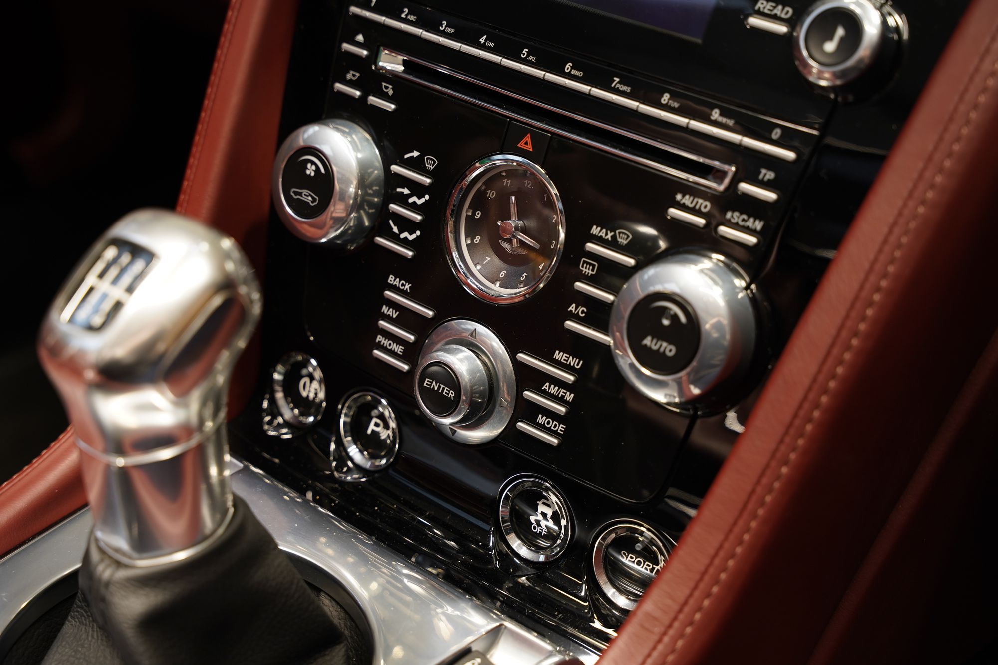 2013 Aston Martin V12 Vantage Roadster