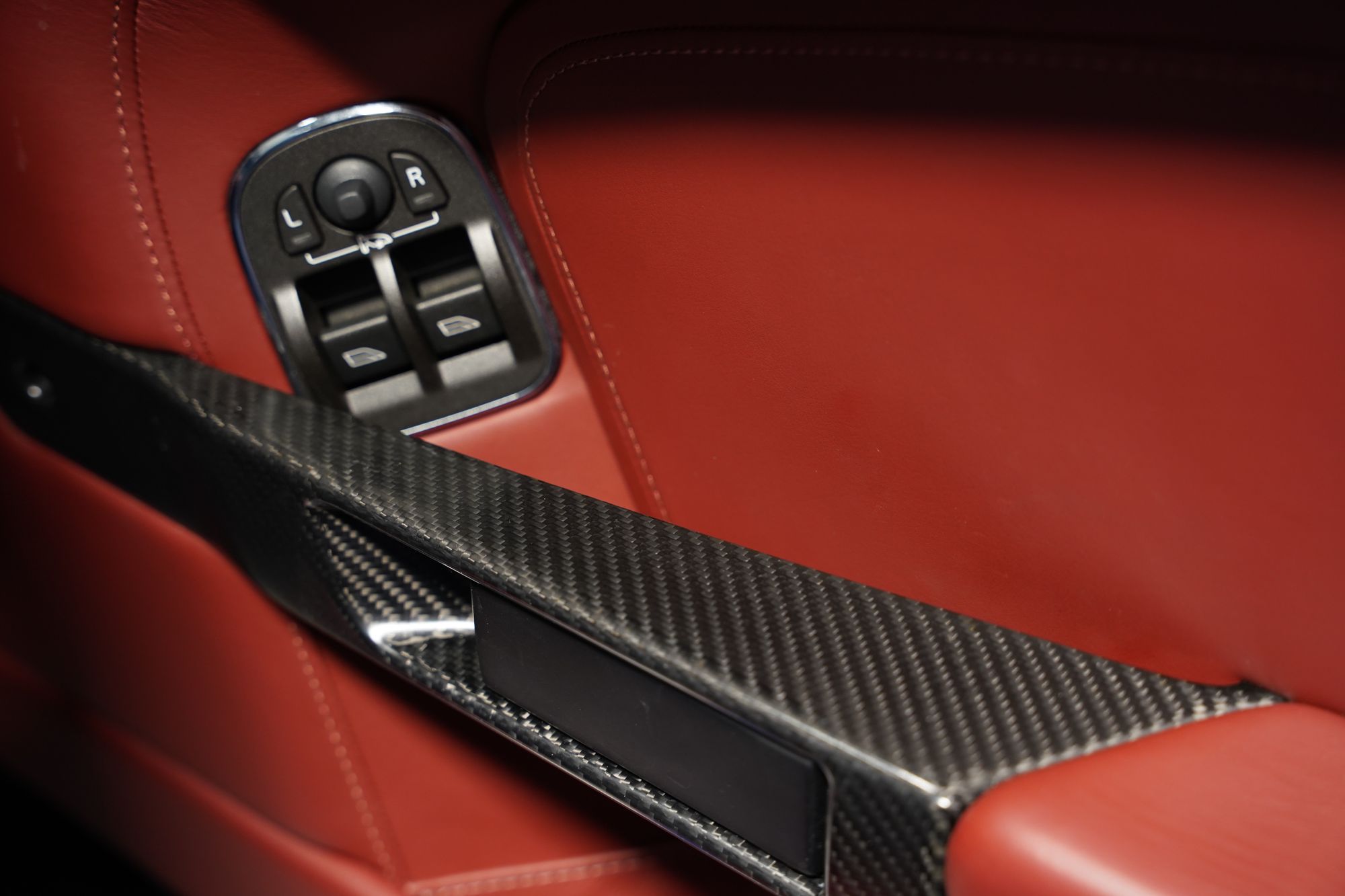 2013 Aston Martin V12 Vantage Roadster