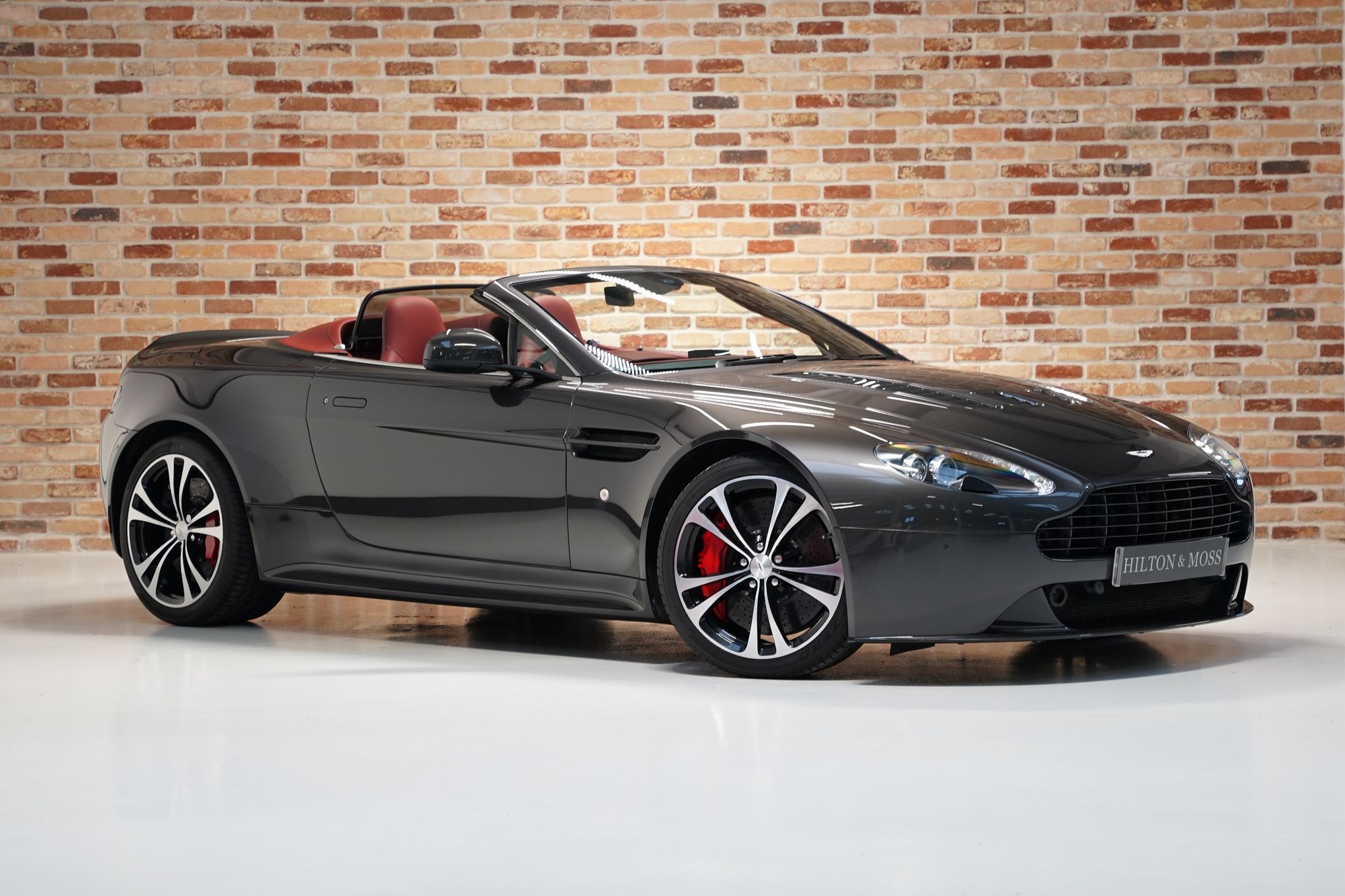 2013 Aston Martin V12 Vantage Roadster