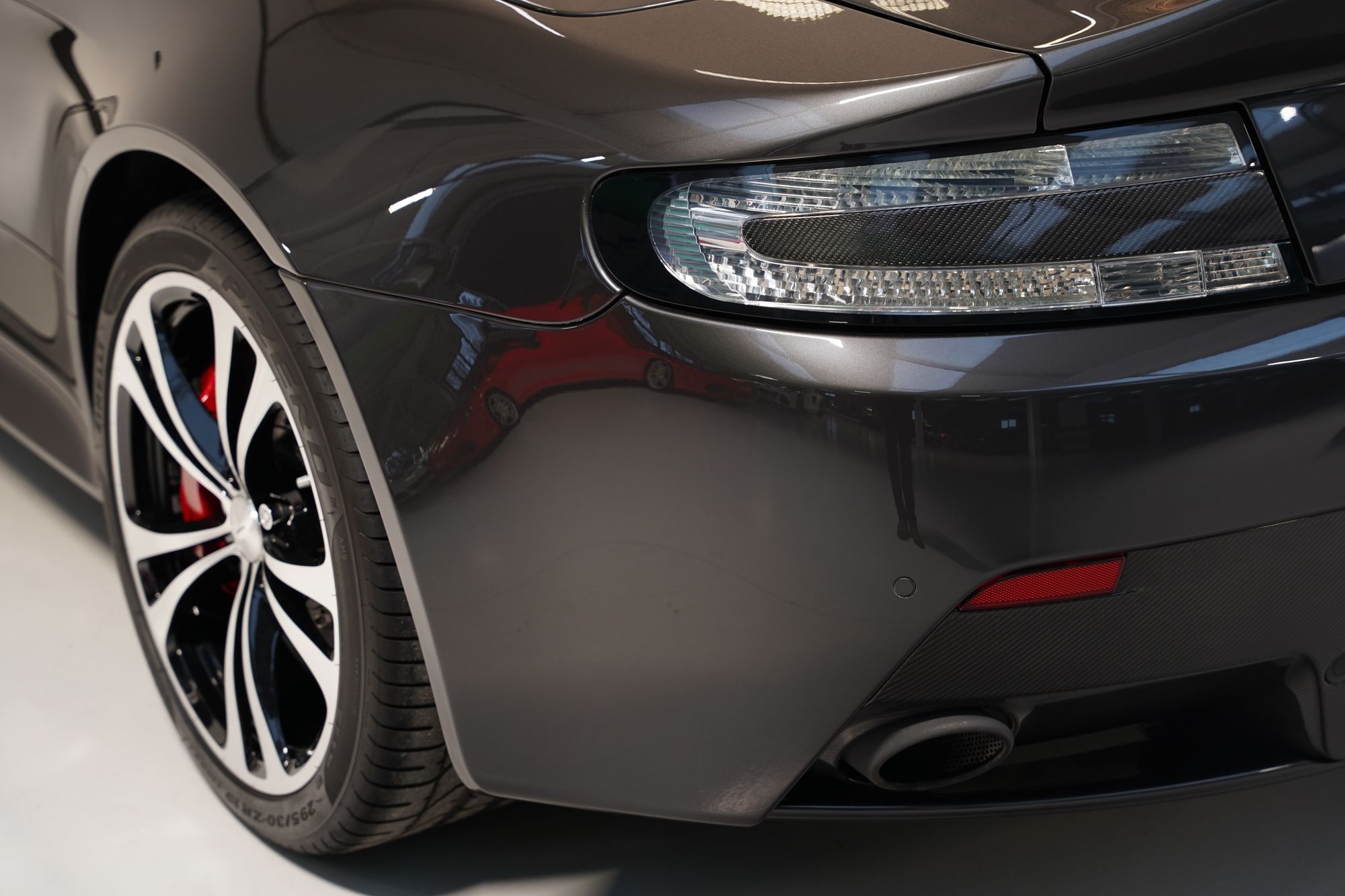 2013 Aston Martin V12 Vantage Roadster