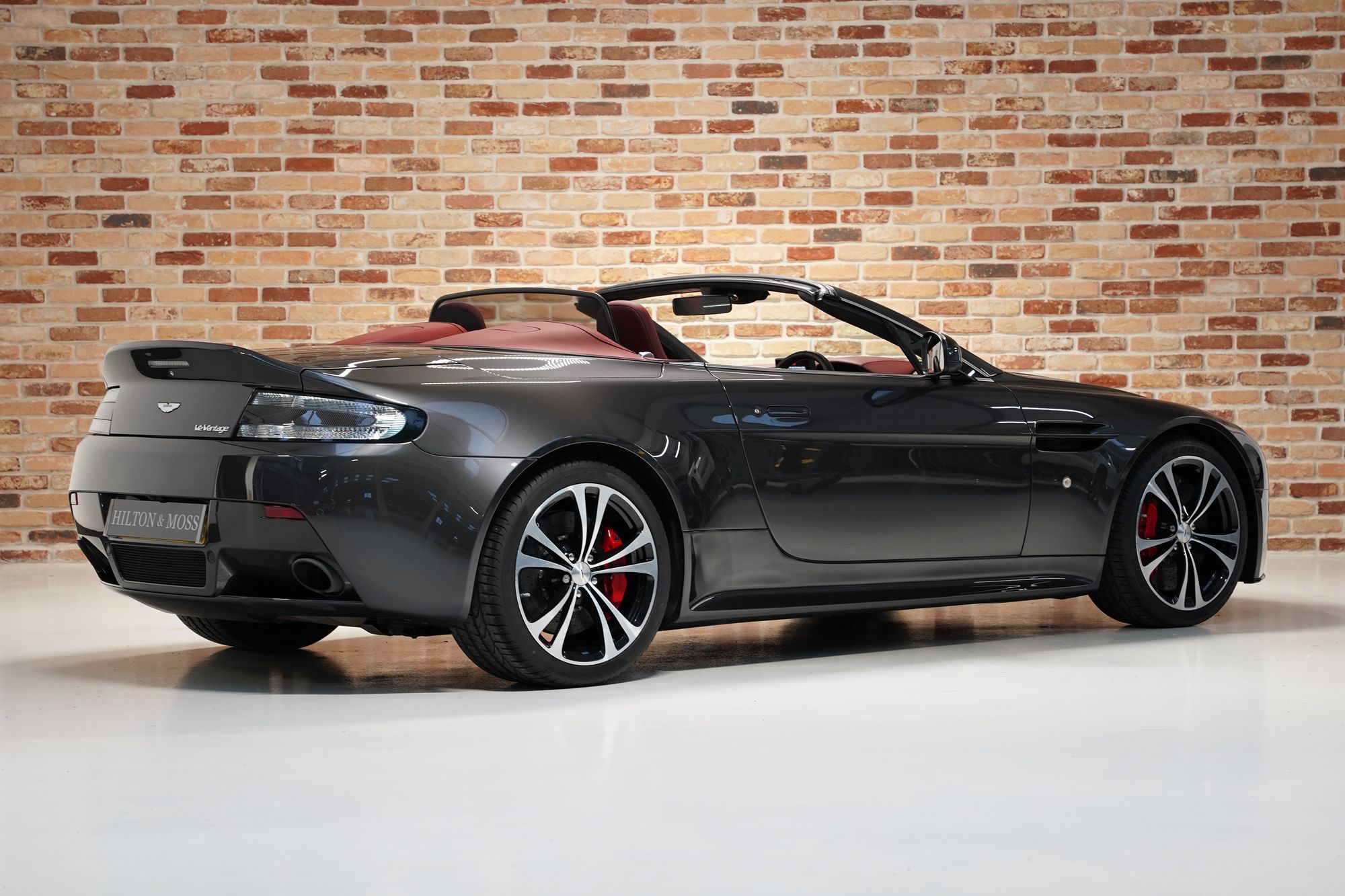 2013 Aston Martin V12 Vantage Roadster