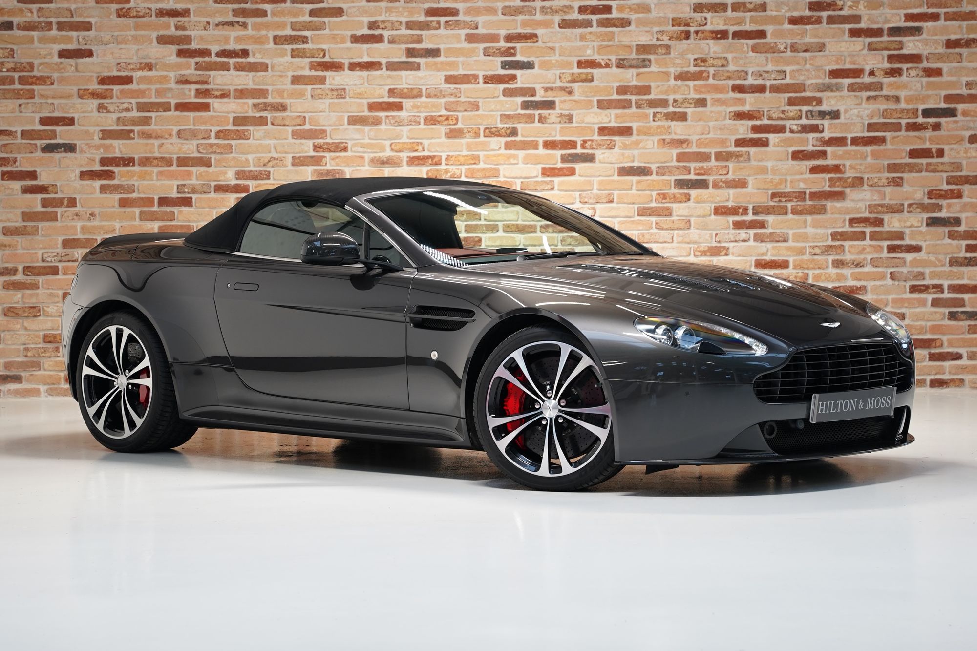 2013 Aston Martin V12 Vantage Roadster