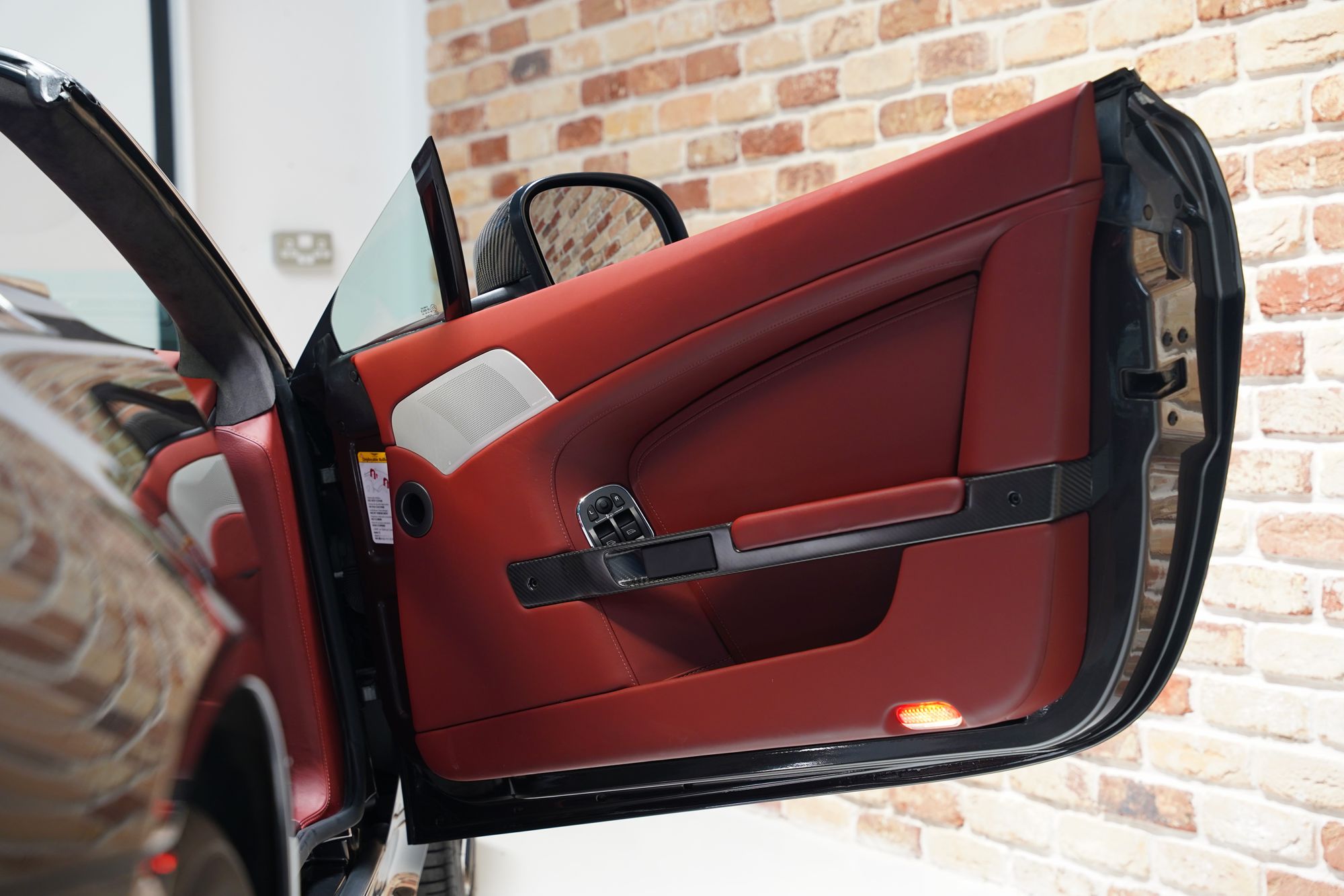 2013 Aston Martin V12 Vantage Roadster
