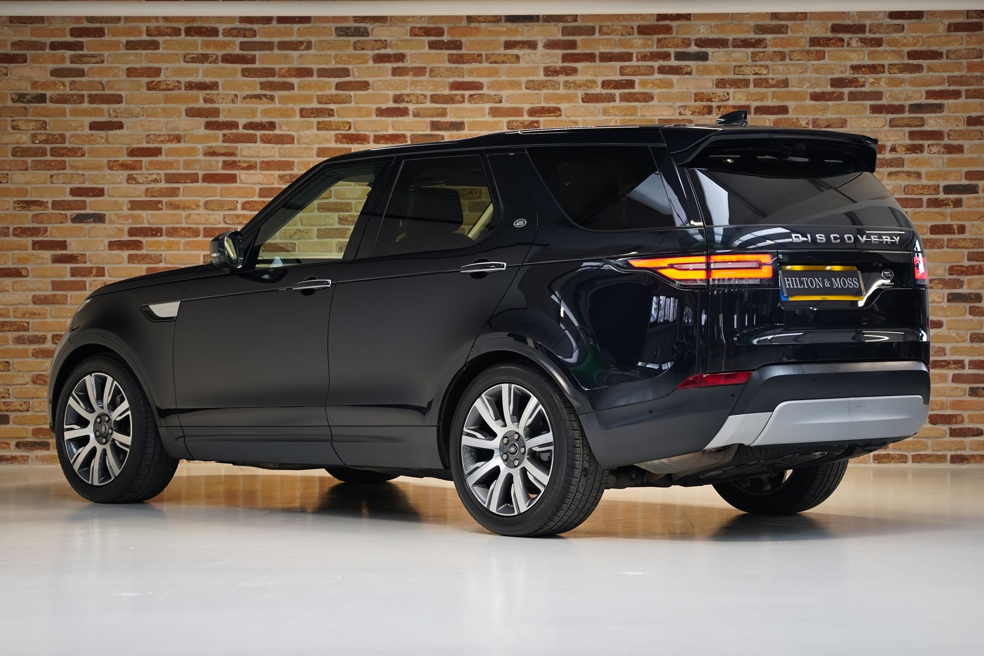 2018 Land Rover Discovery HSE Luxury