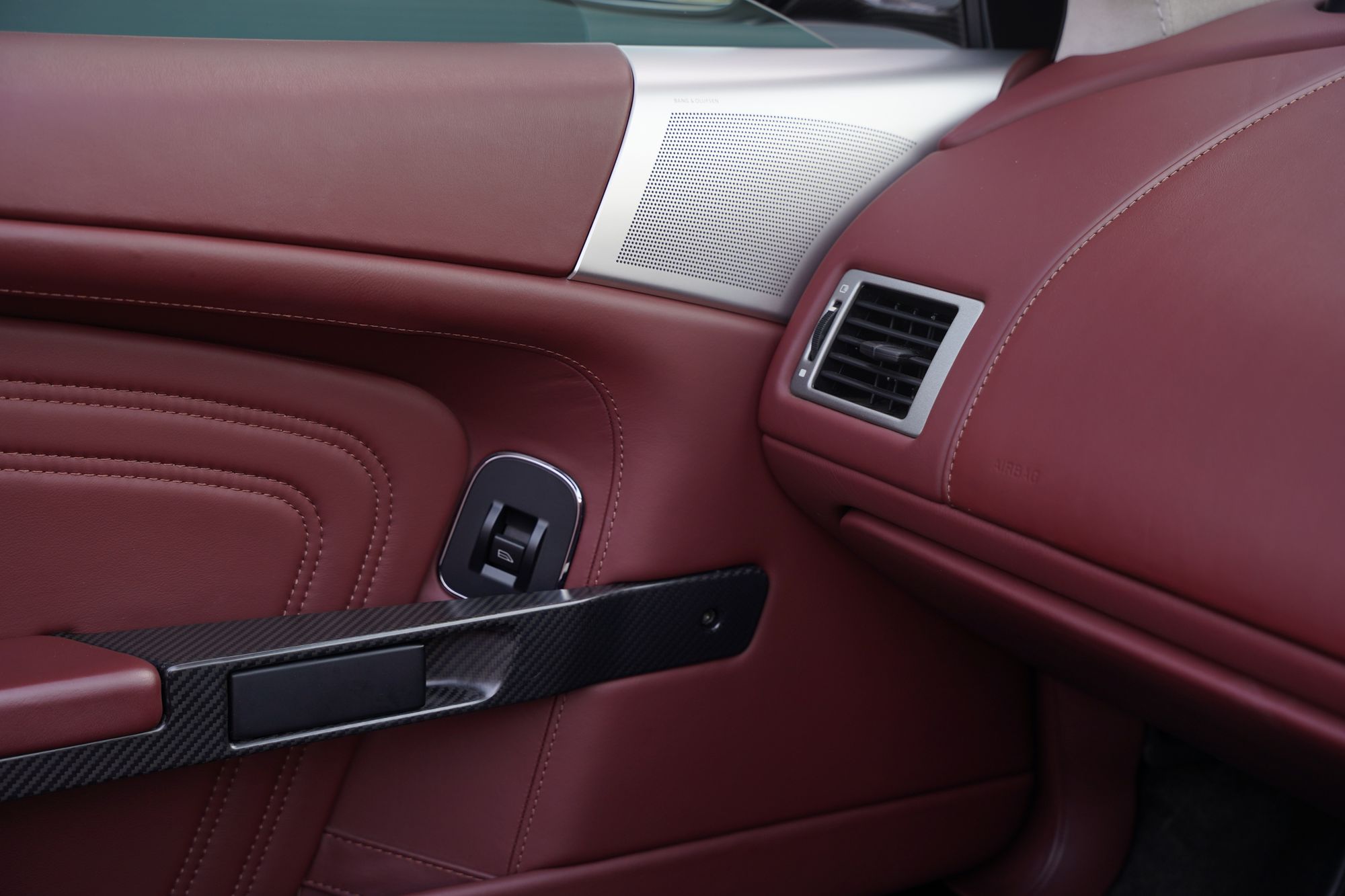 2011 Aston Martin DBS Volante