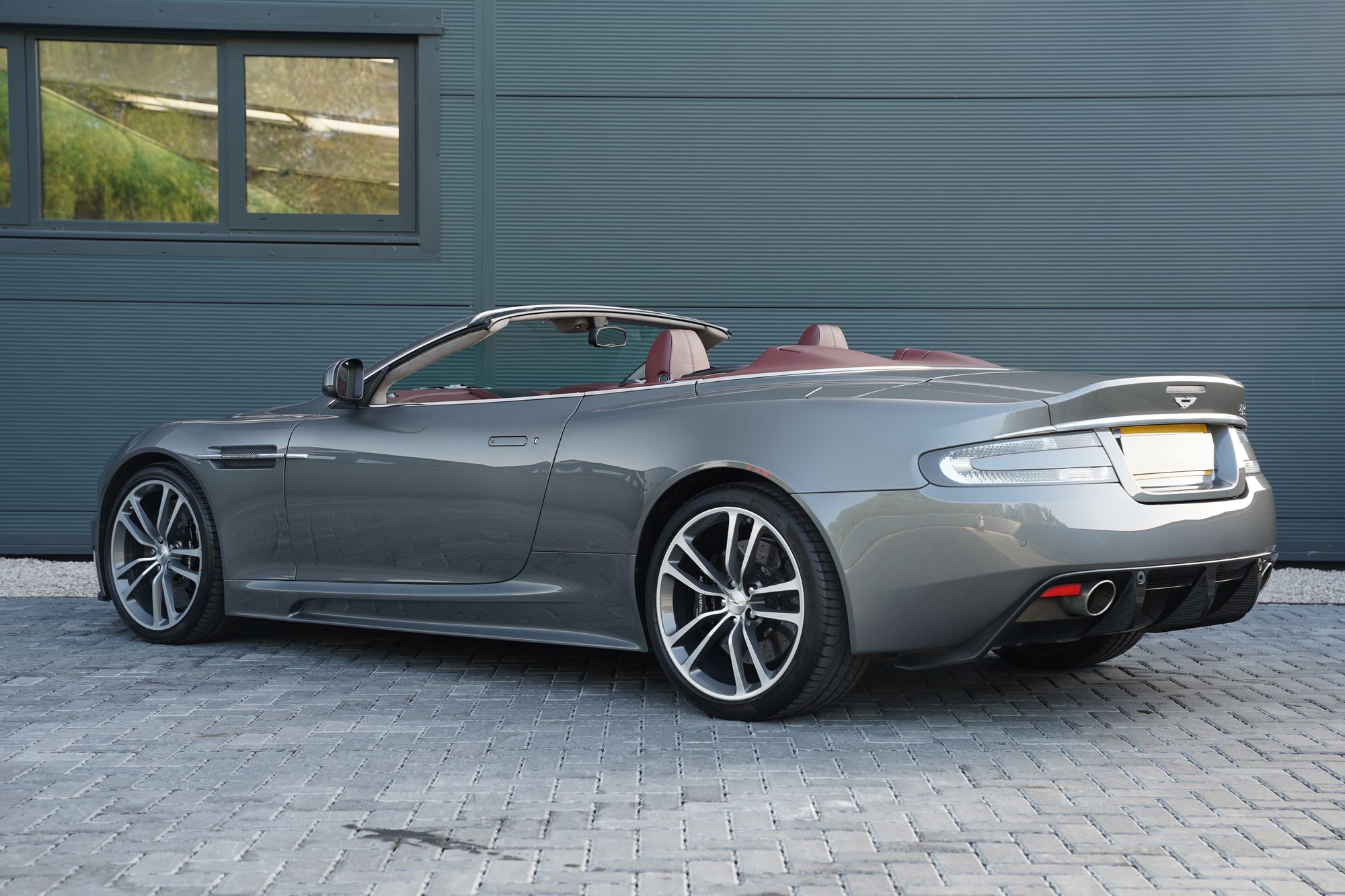 2011 Aston Martin DBS Volante