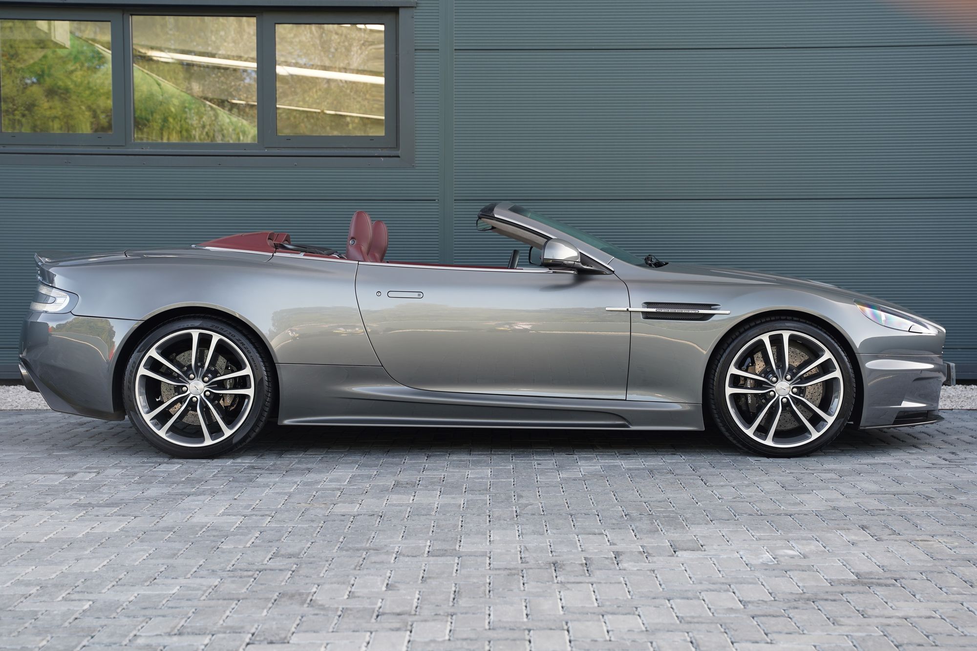 2011 Aston Martin DBS Volante