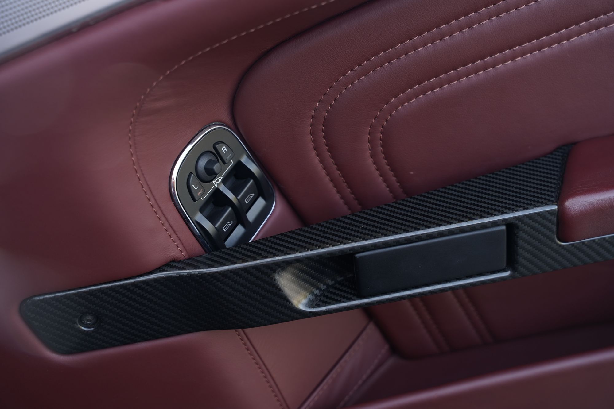 2011 Aston Martin DBS Volante