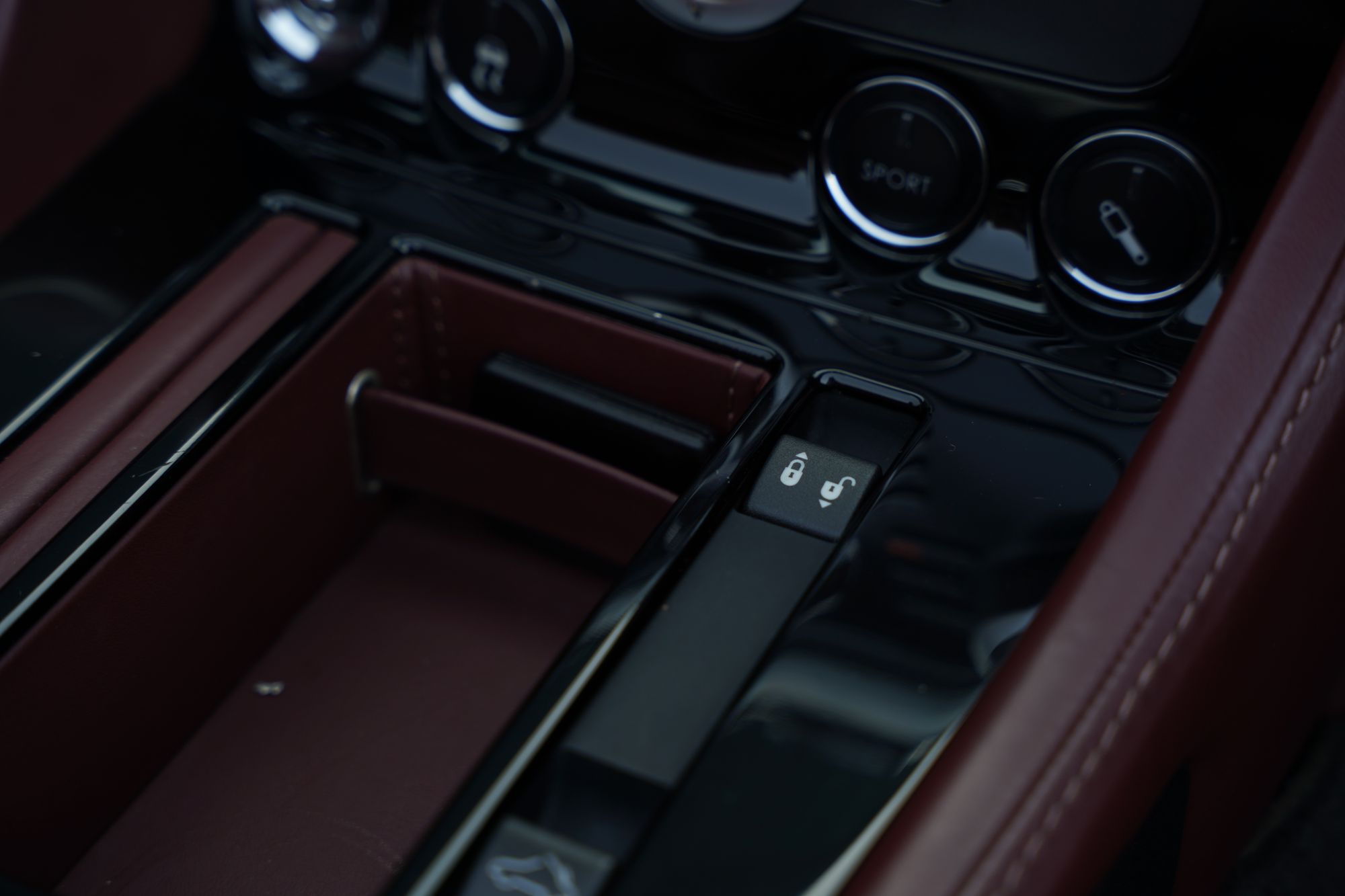 2011 Aston Martin DBS Volante
