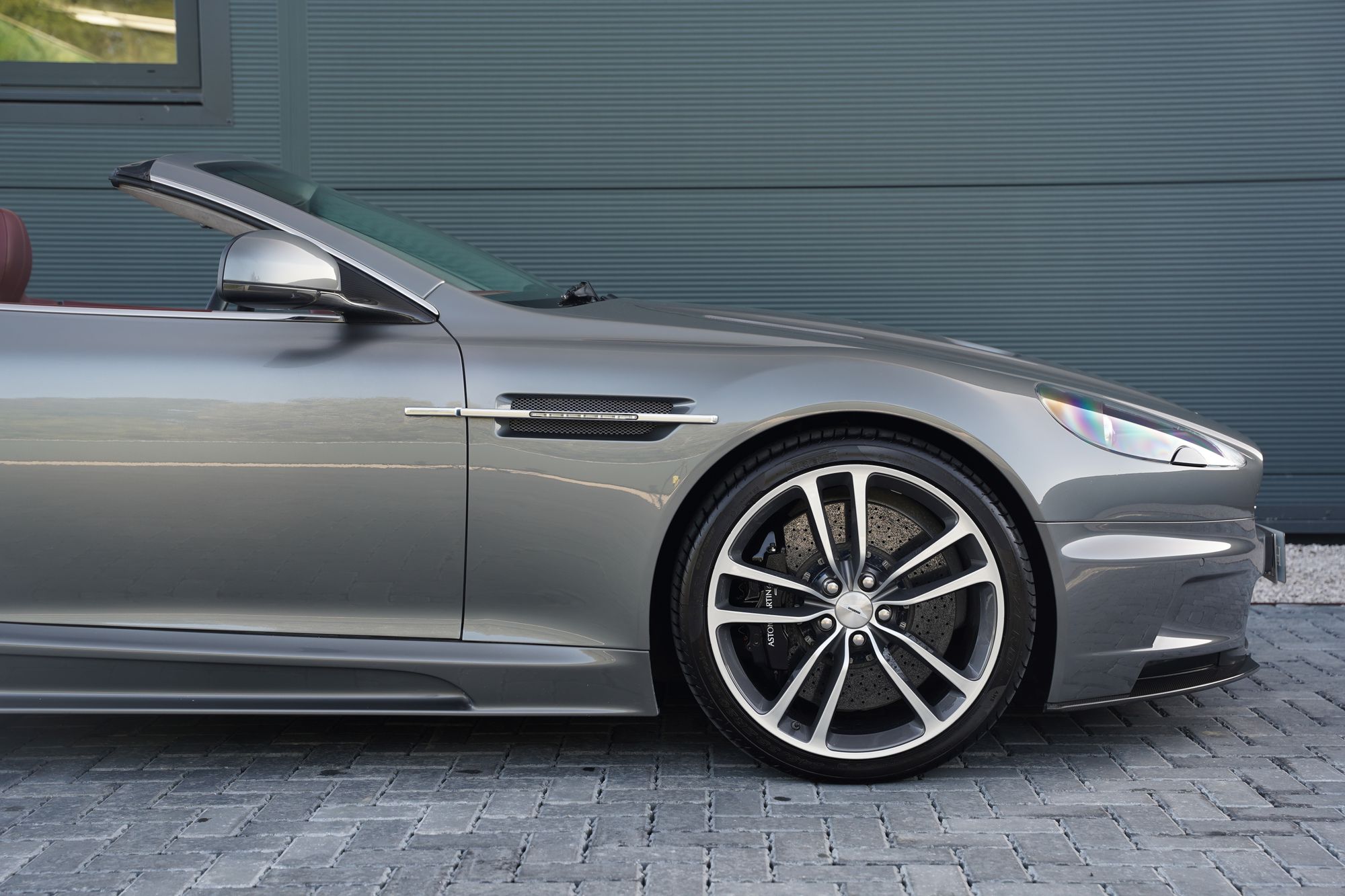 2011 Aston Martin DBS Volante